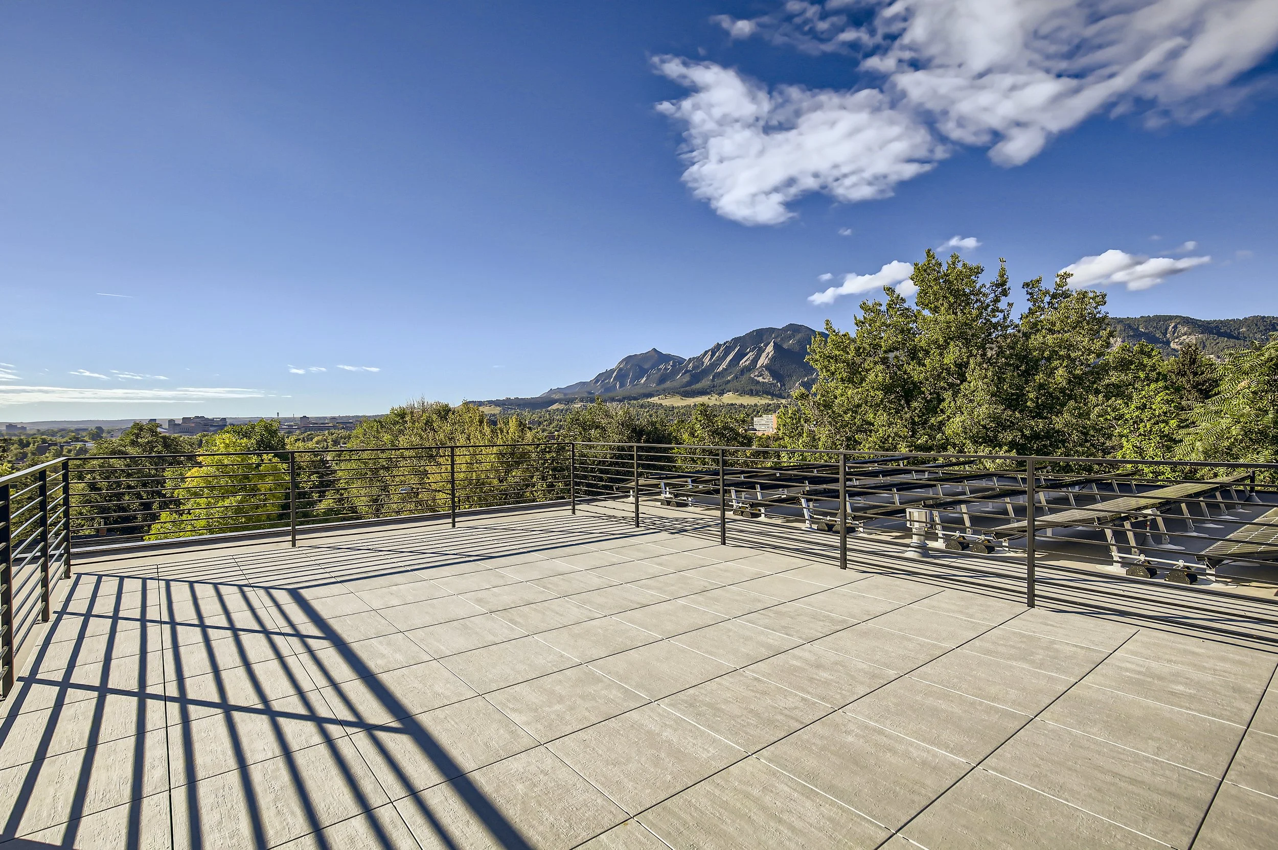 084 Balcony.jpg