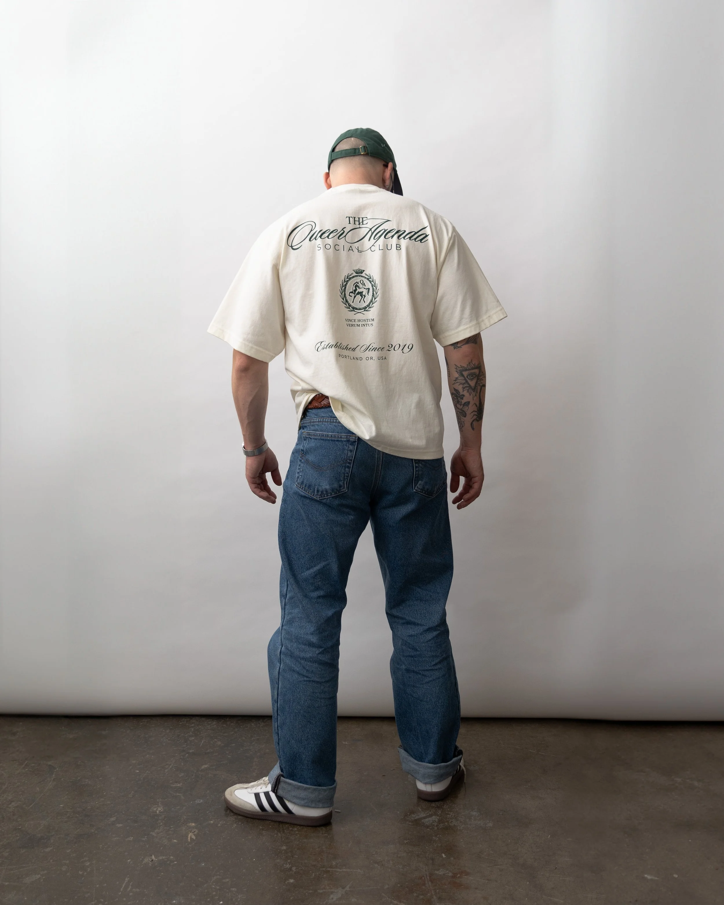 QA_T_PDP_Back_Model.jpg