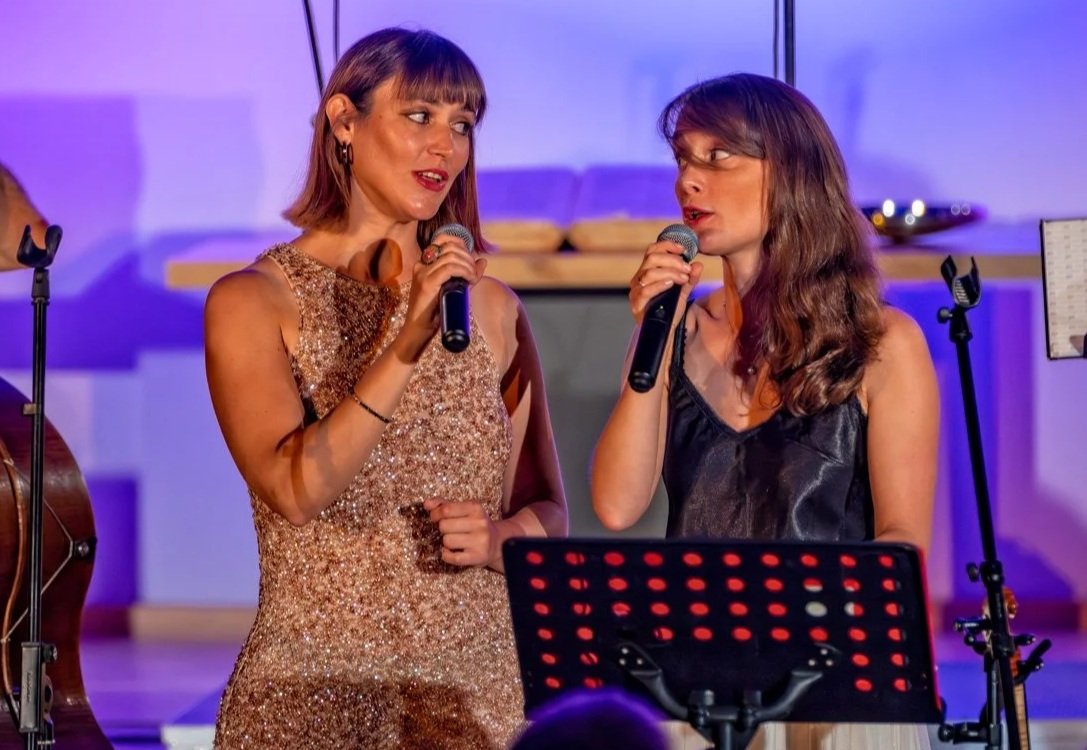 Alba Obert et Lucie Guillem en duo.