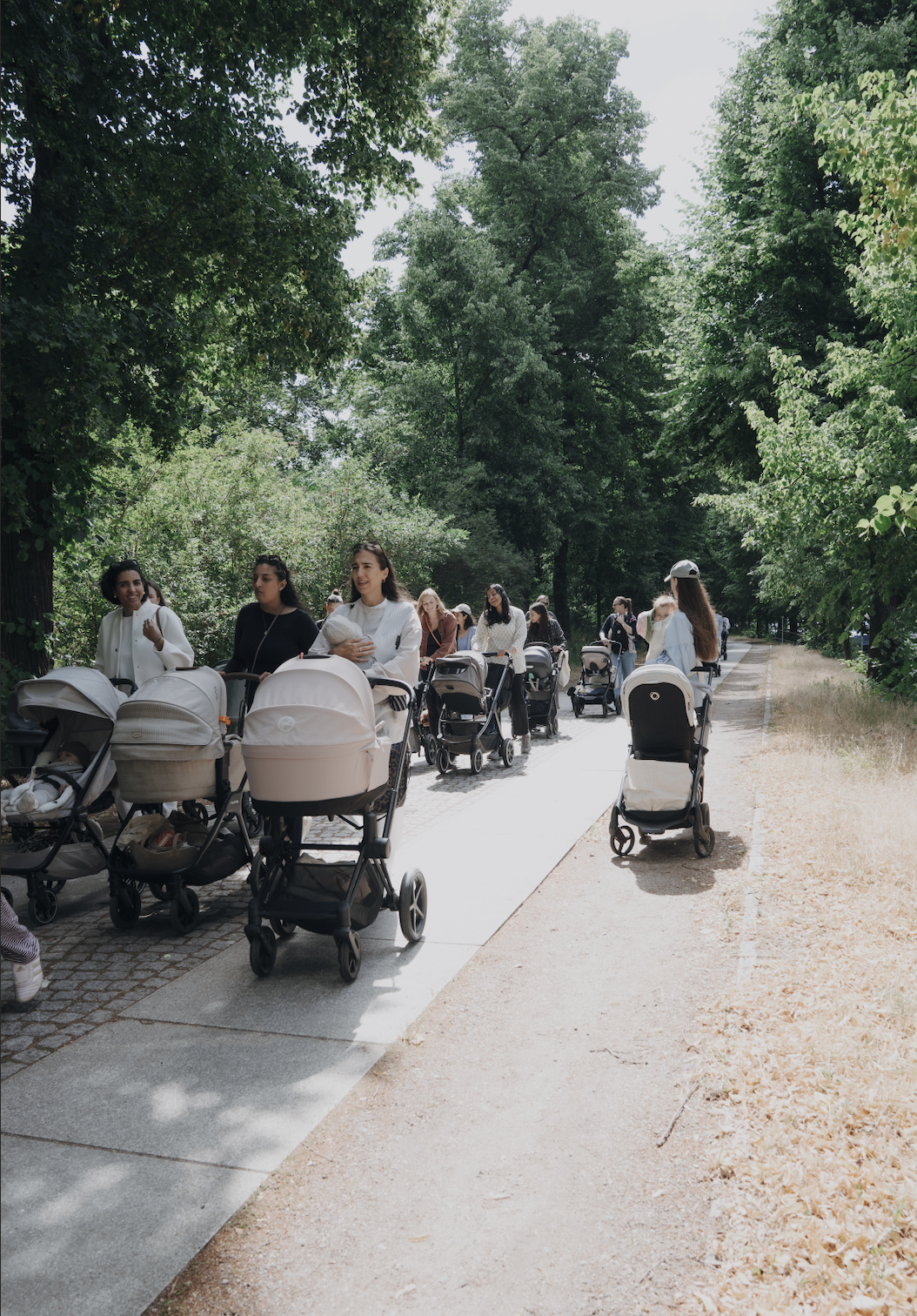 momaly mom walk, Mama Spaziergang in Berlin