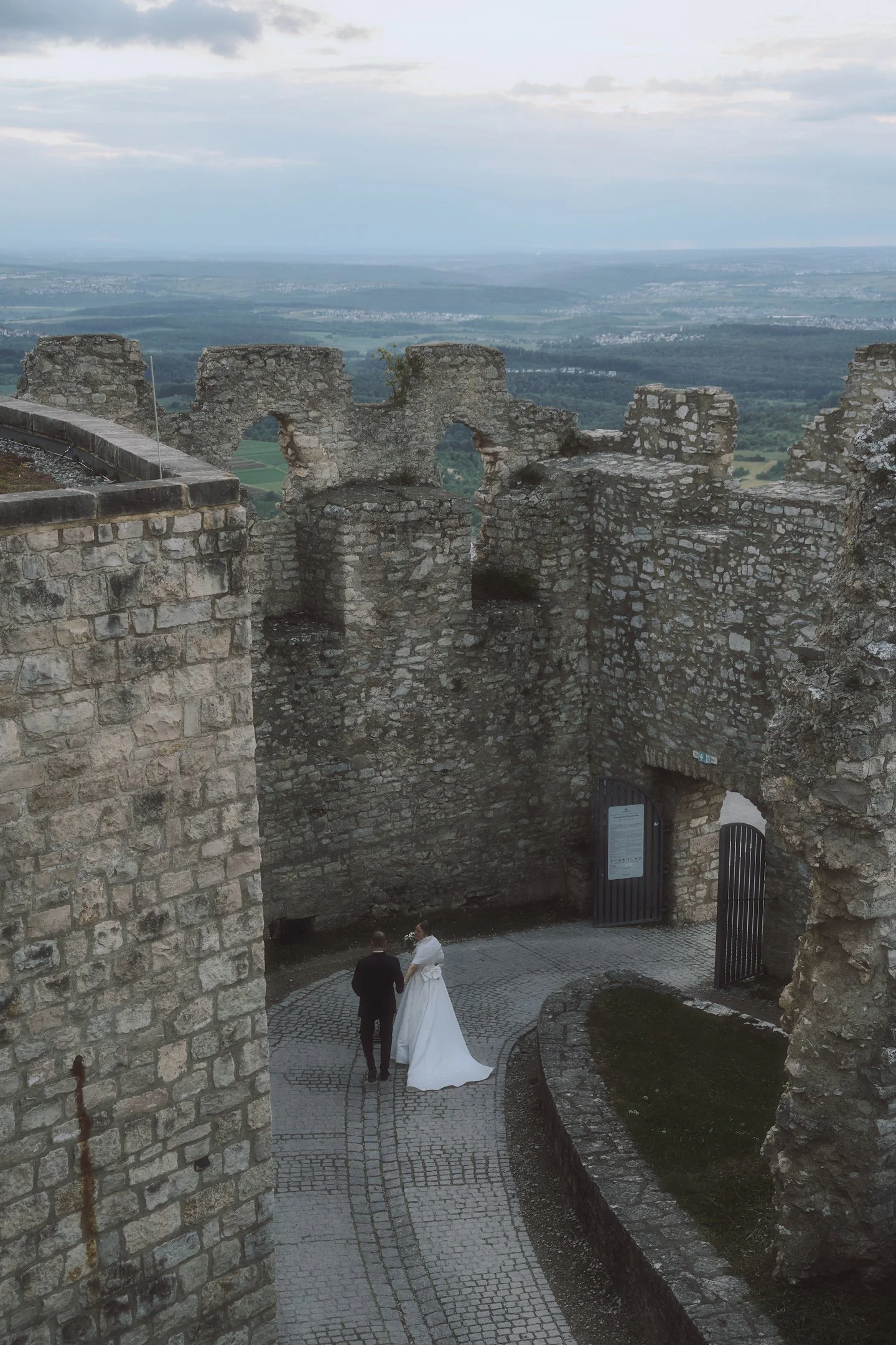 burg-hohenneuffen-hochzeitsfotograf_stuttgart-hochzeits-fotograf_087.jpg