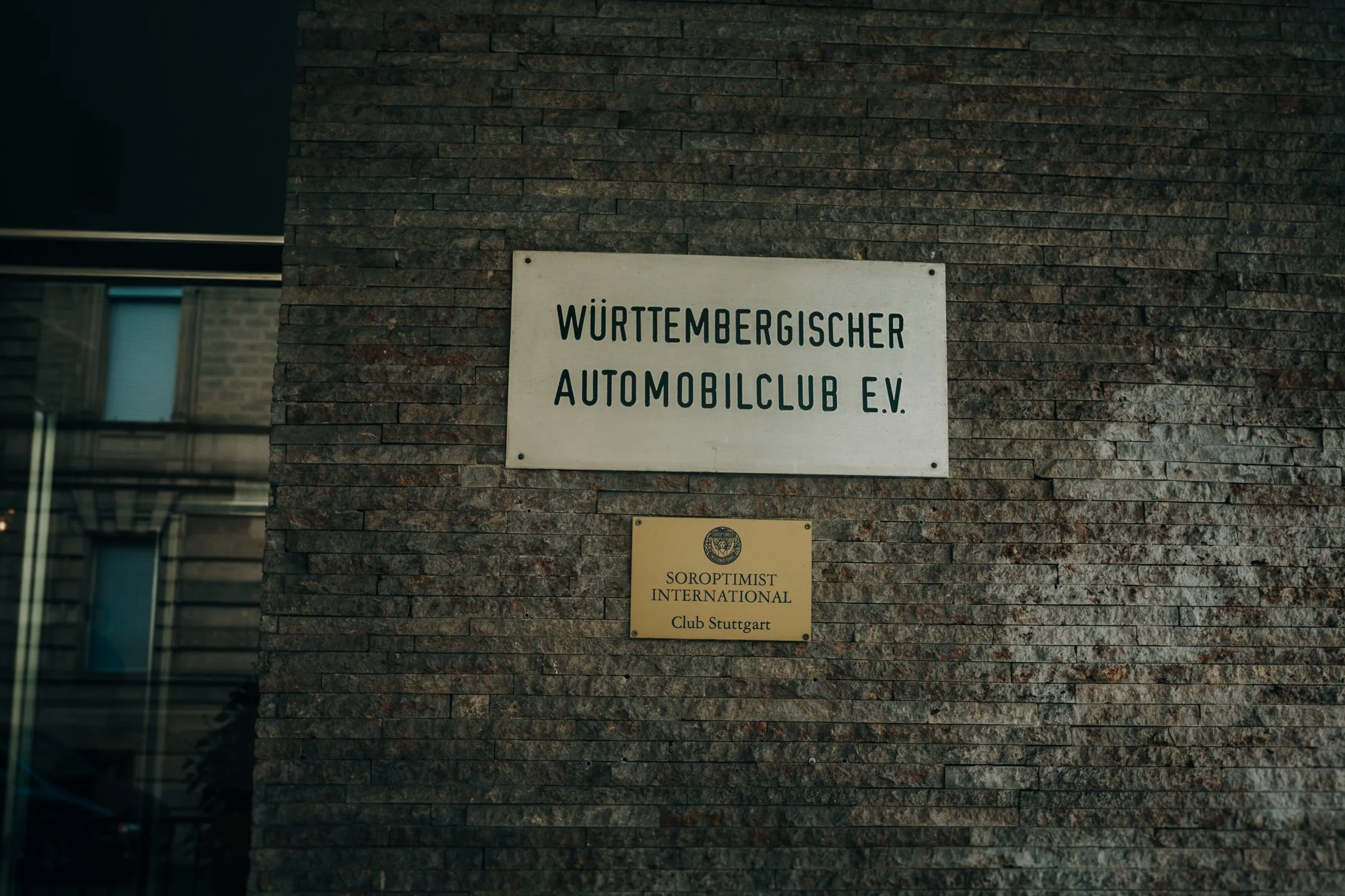 standesamt-stuttgart-WAC-urbane-hochzeit-_stuttgart-hochzeits-fotograf_041.jpg