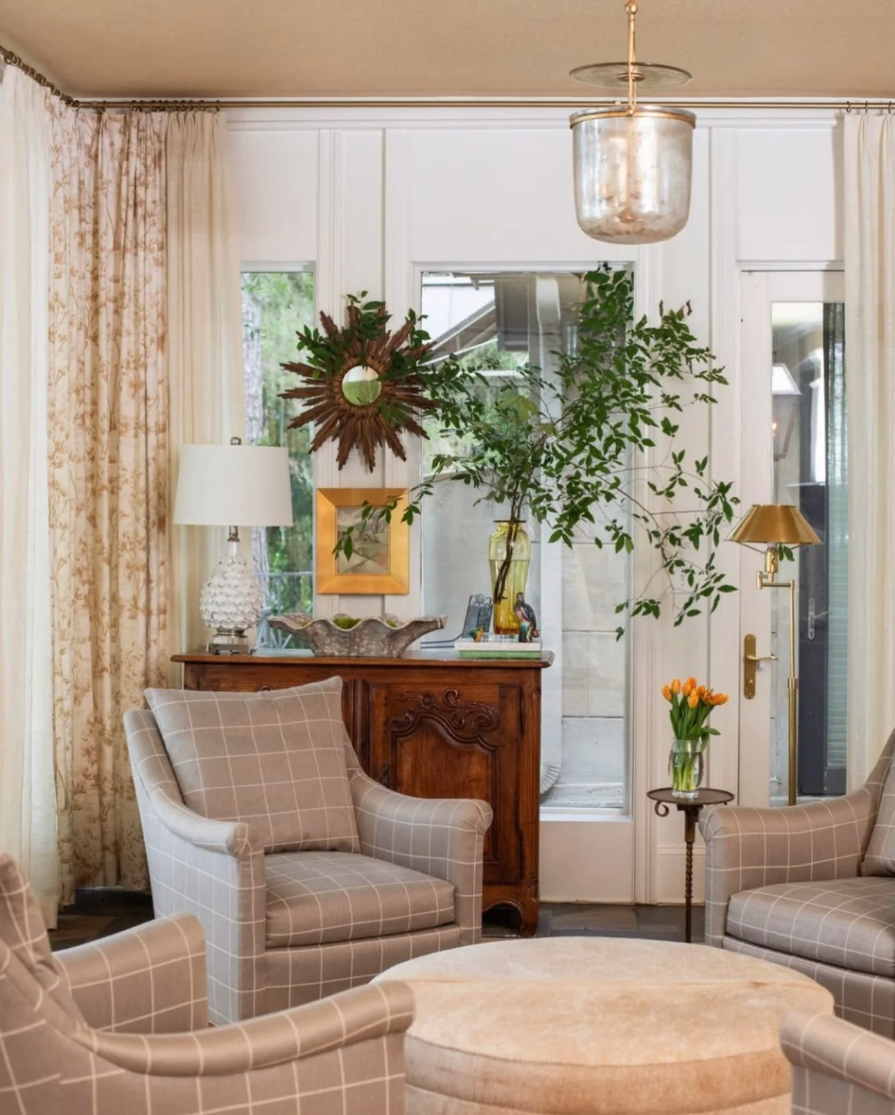 A corner for coffee ☕️ or cocktails 🍸