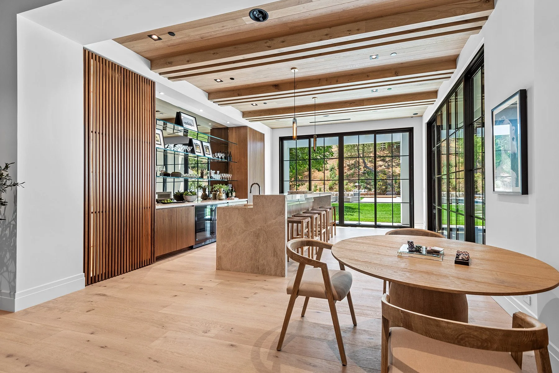 Hidden Hills, CA
16,215 sq ft - 7 Bed / 9 Bath