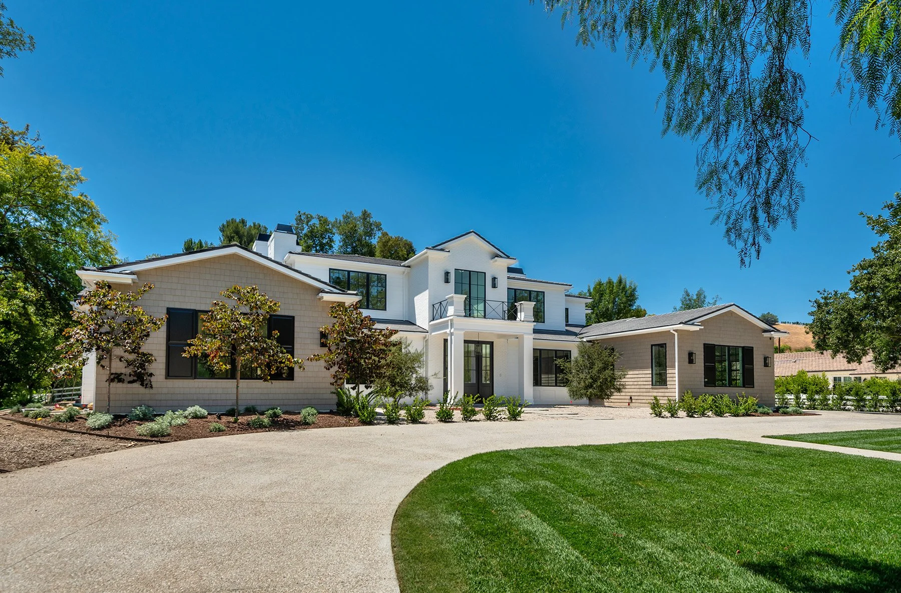 Hidden Hills, CA
16,215 sq ft - 7 Bed / 9 Bath