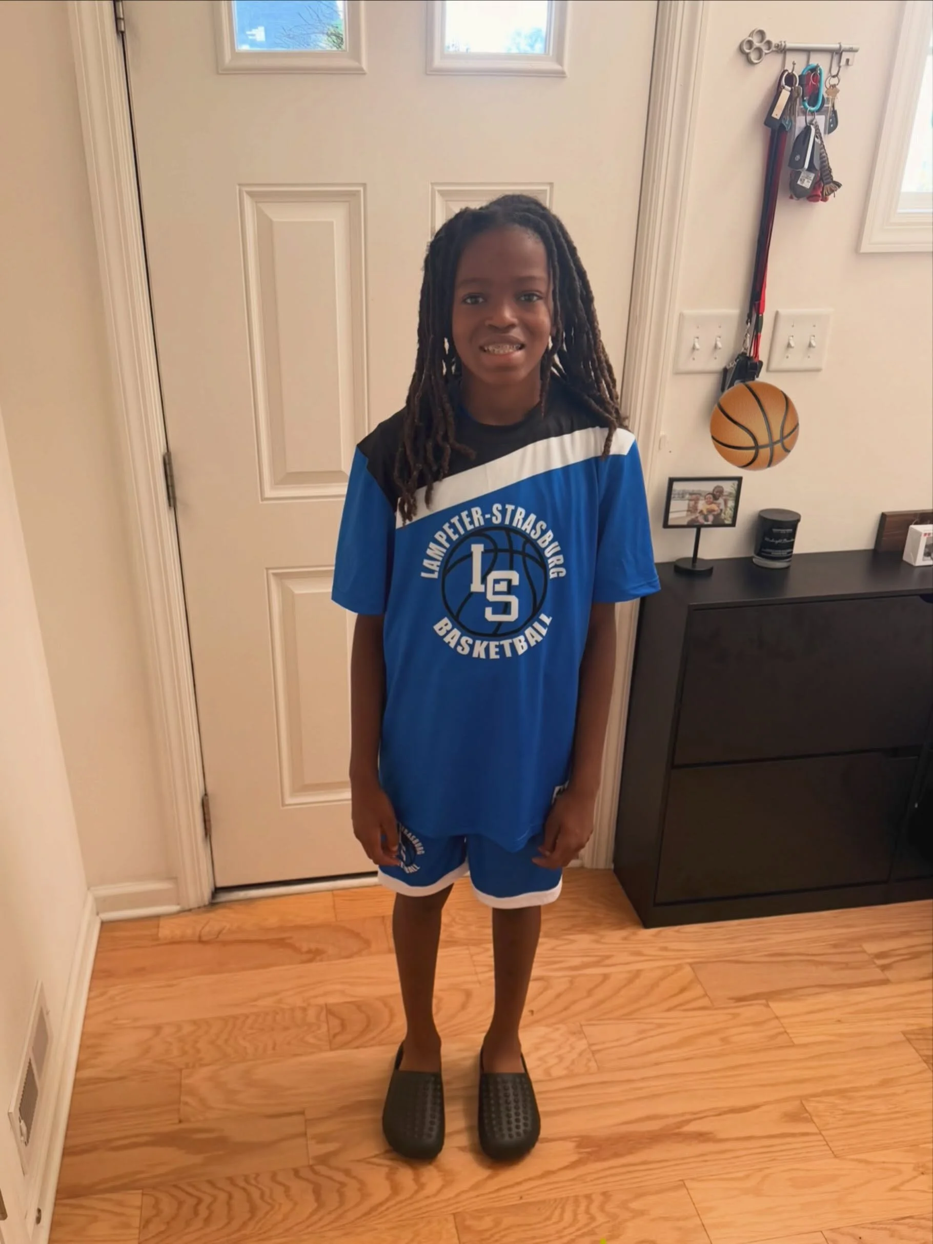 ⛹🏽&zwj;♂️Uniform Sizing: Try-On Opportunity!

If you&rsquo;re unsure what size uniform to order or want to make sure you&rsquo;re ordering the best size, we&rsquo;ll have a YXL sample uniform available at HH Gym this Friday from 6:00&ndash;6:30 PM f