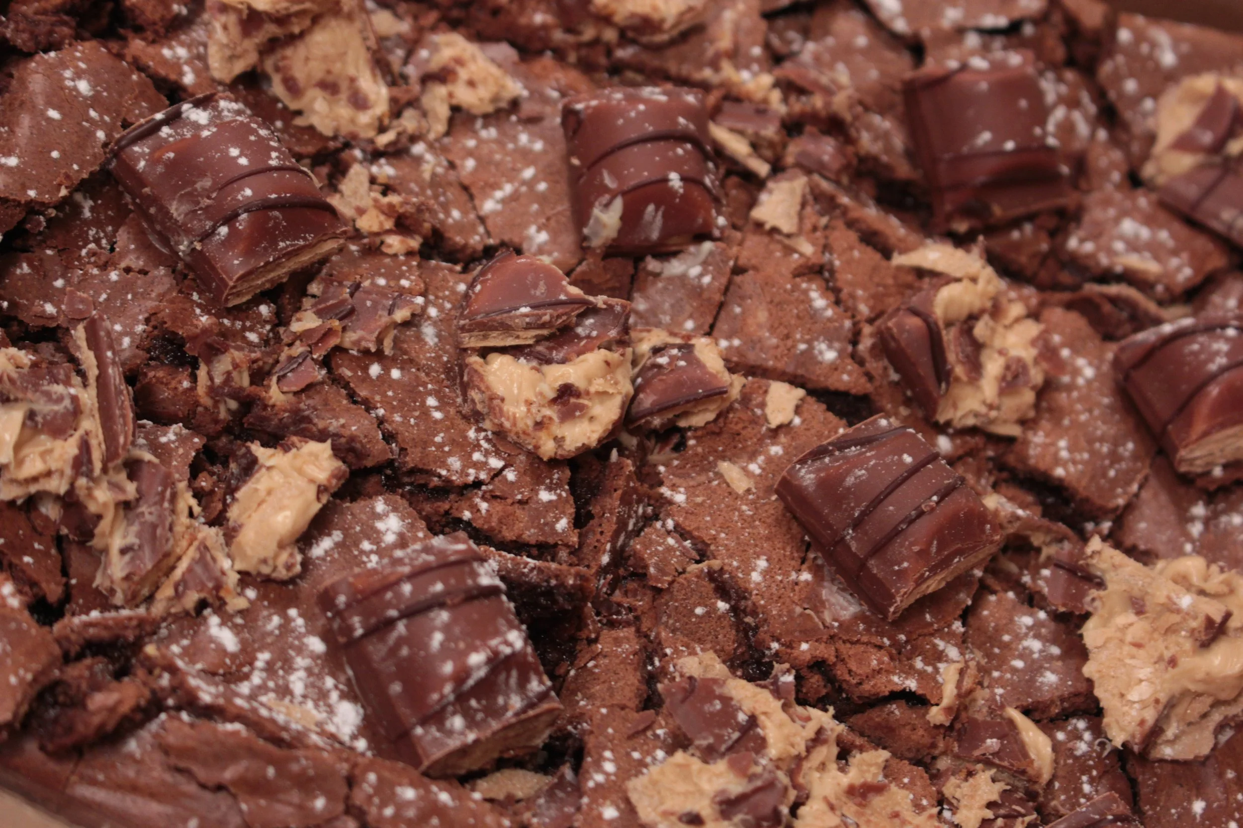 Kinder Deluxe Brownie Box
