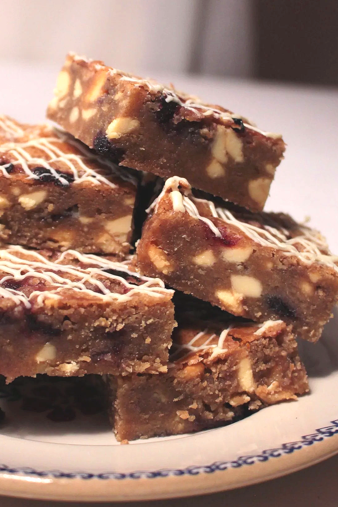 Lemon and Blueberry Deluxe Blondie Box