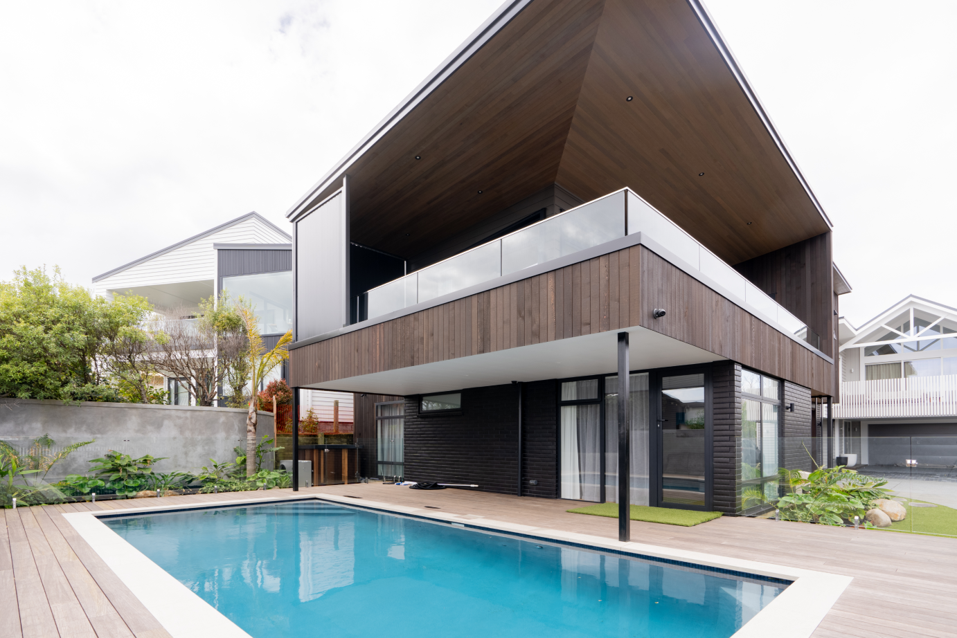 How to review a builders quote and avoid hidden costs or variations