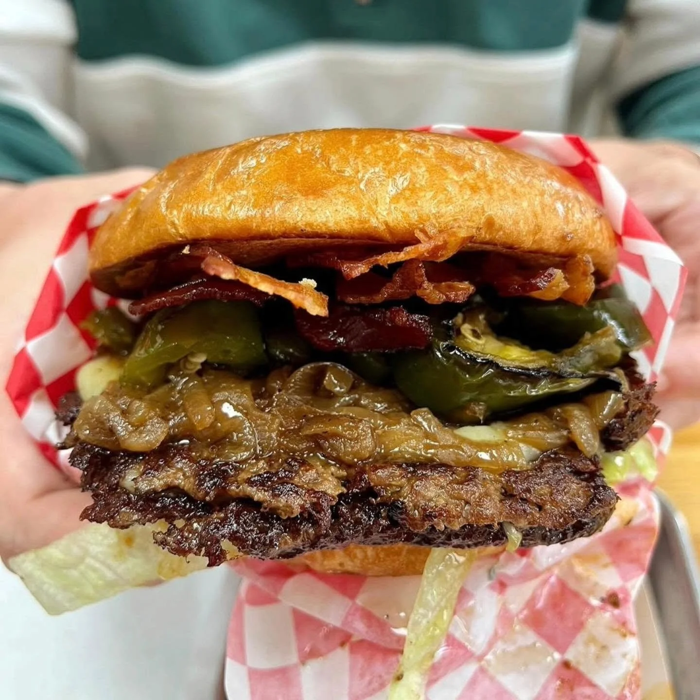 Midweek craving? Make it YOUR way. 🍔

At burgerchan, we don't believe your burger should come with somebody else's rules.
You pick it. We make it. Fresh.

🍔 Choose your patty
🥯 Pick your bun
🧀 Choose your cheese
🥬 Load up the fresh toppings
🥫 F