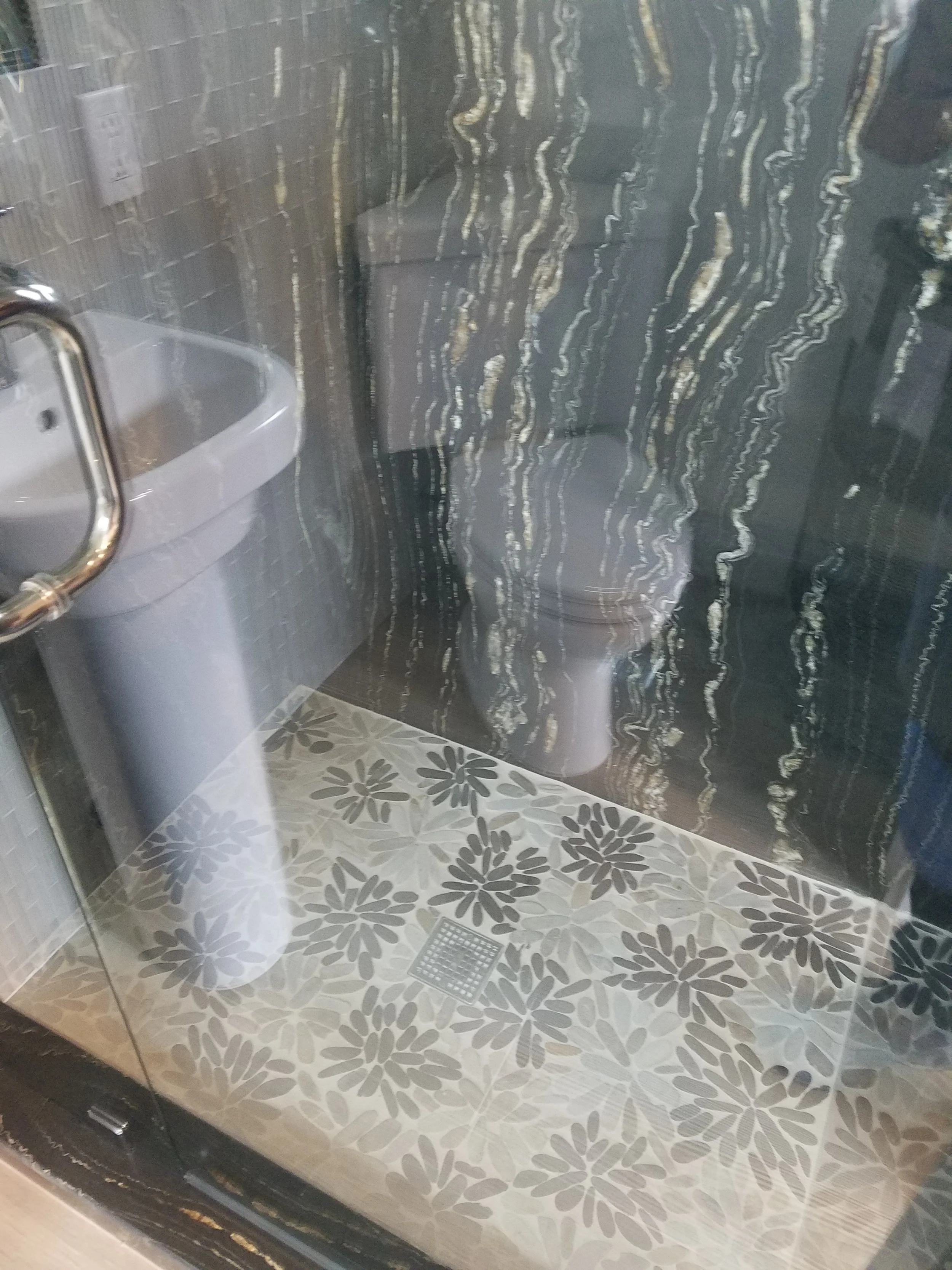 tilev23.jpg