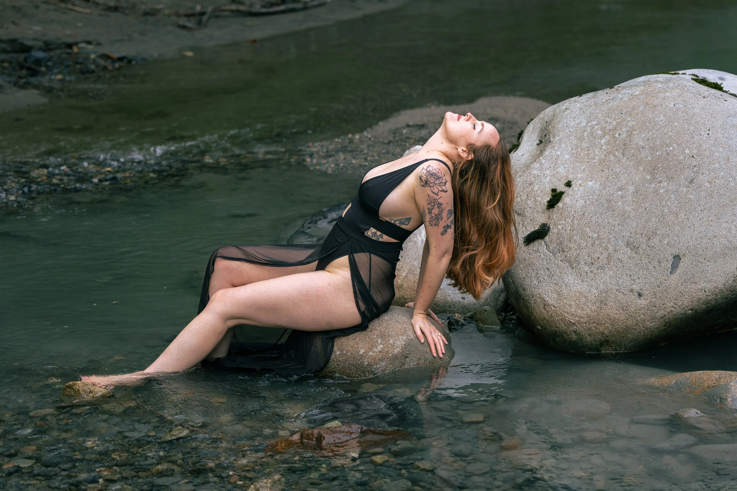 Laura-Brooks-Art-Water-Outdoor-Boudoir-Seattle.jpg