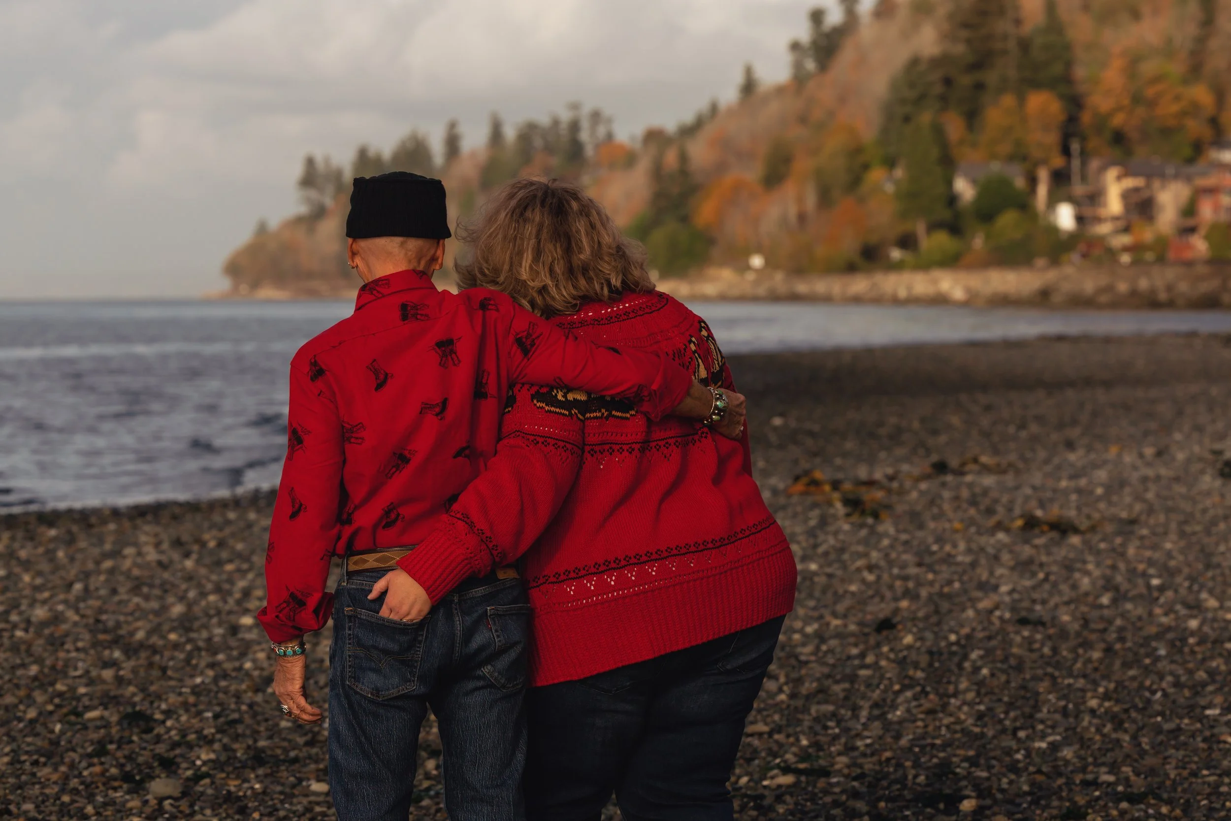 Laura-Brooks-Art-Plus-Size-Outdoor-Family-Portraits-Seattle.jpg