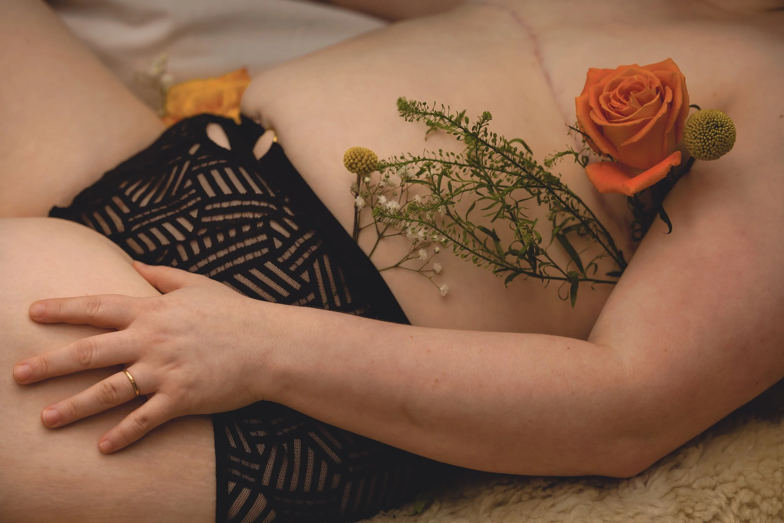 Laura-Brooks-Art-Floral-Outdoor-Boudoir-Photography-Seattle.jpg