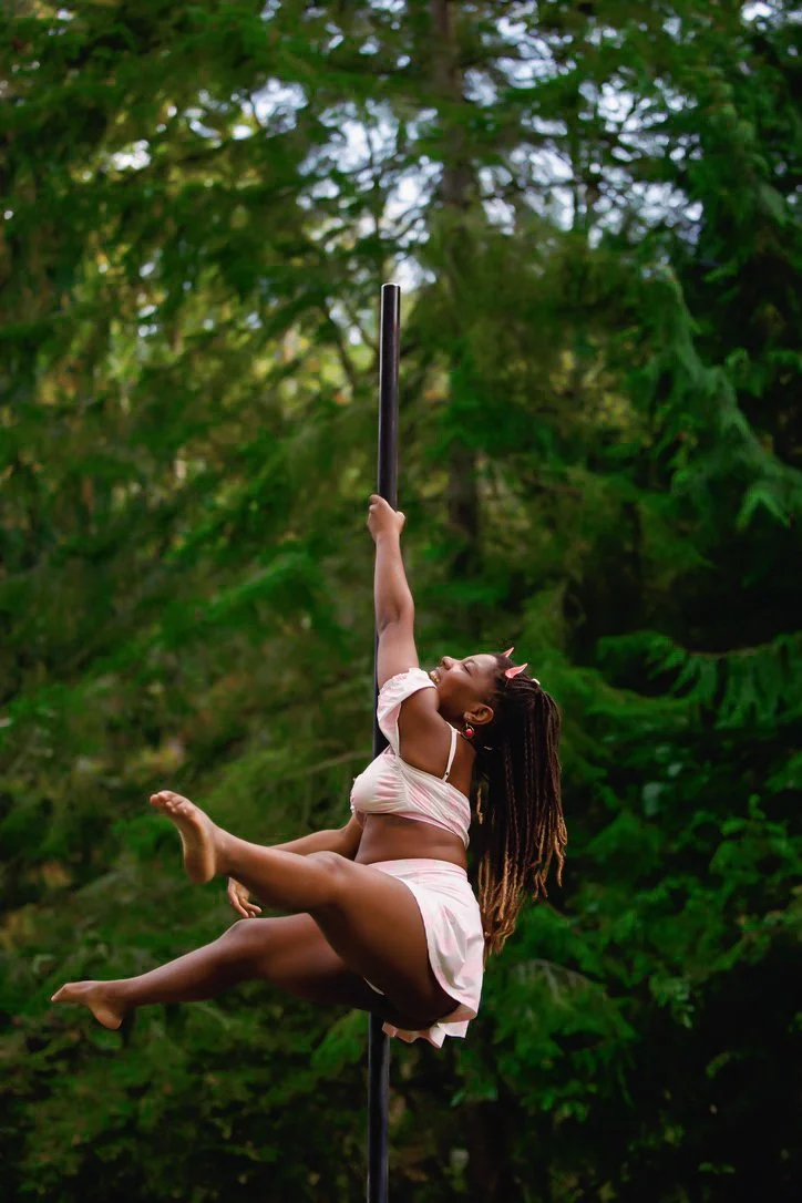 Laura-Brooks-Art-Outdoor-Boudoir-Seattle.jpg