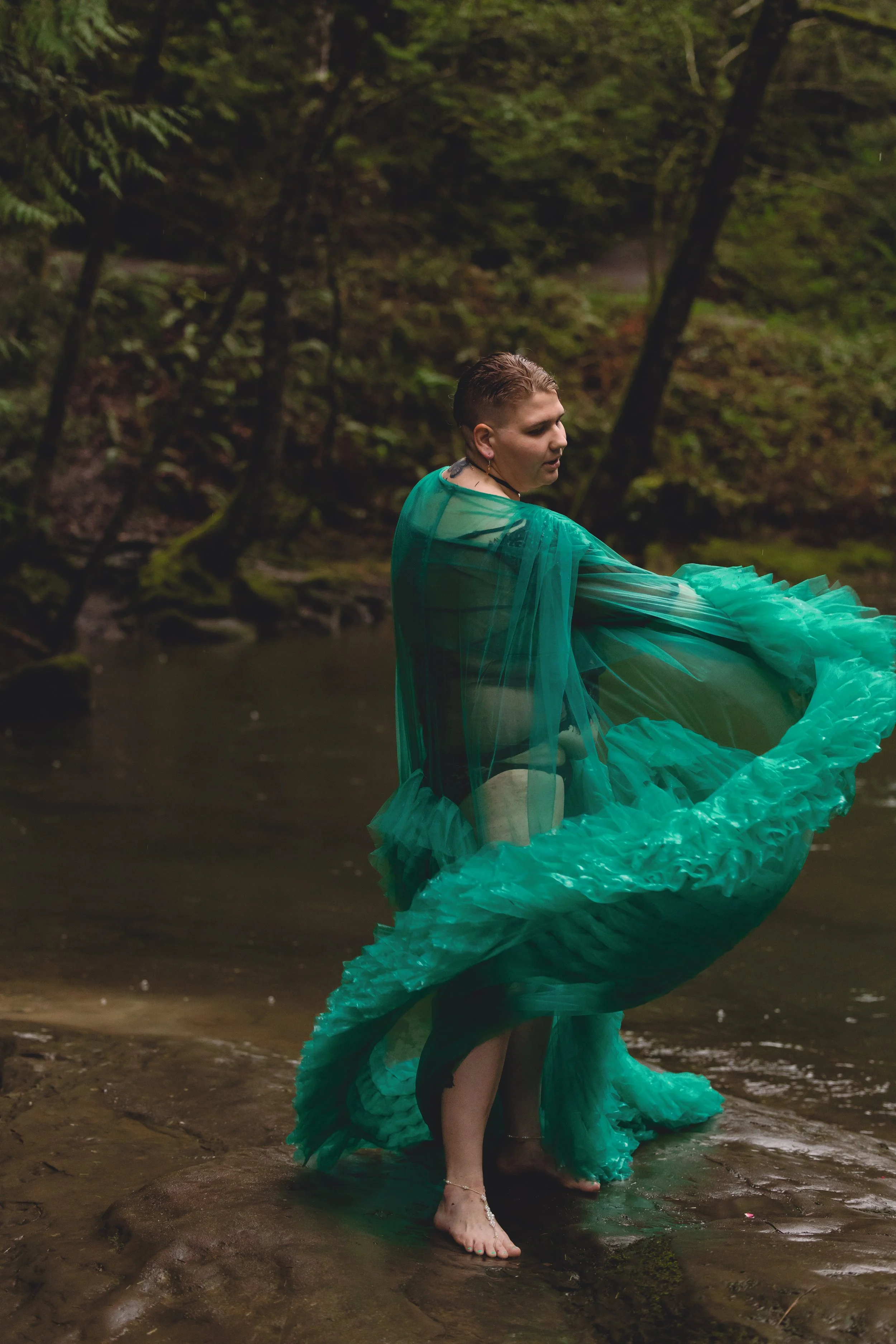Laura-Brooks-Art-Water-Outdoor-Boudoir-Photography-Seattle.jpg