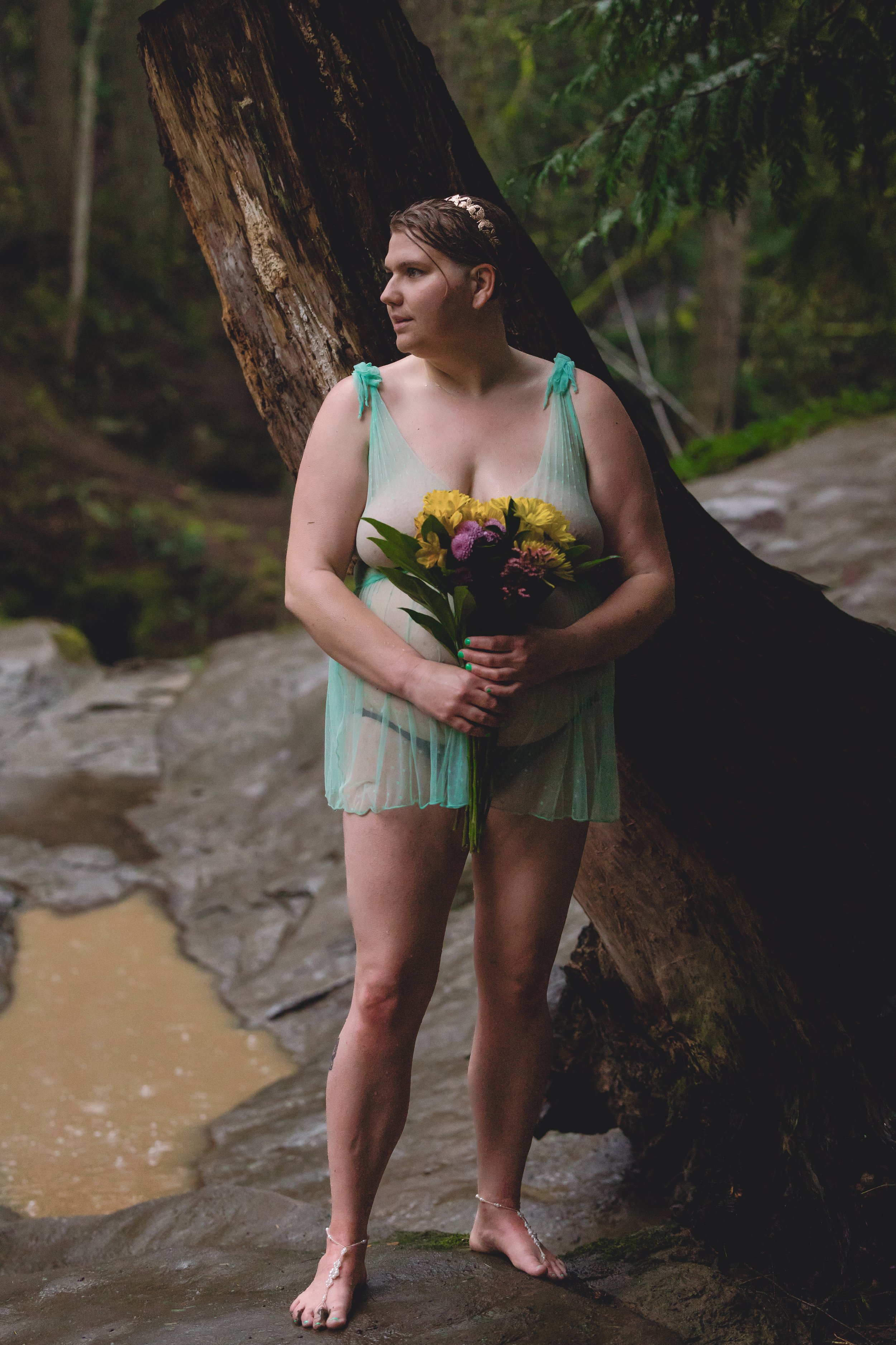 Laura-Brooks-Art-Water-Outdoor-Boudoir-Photography-Seattle.jpg