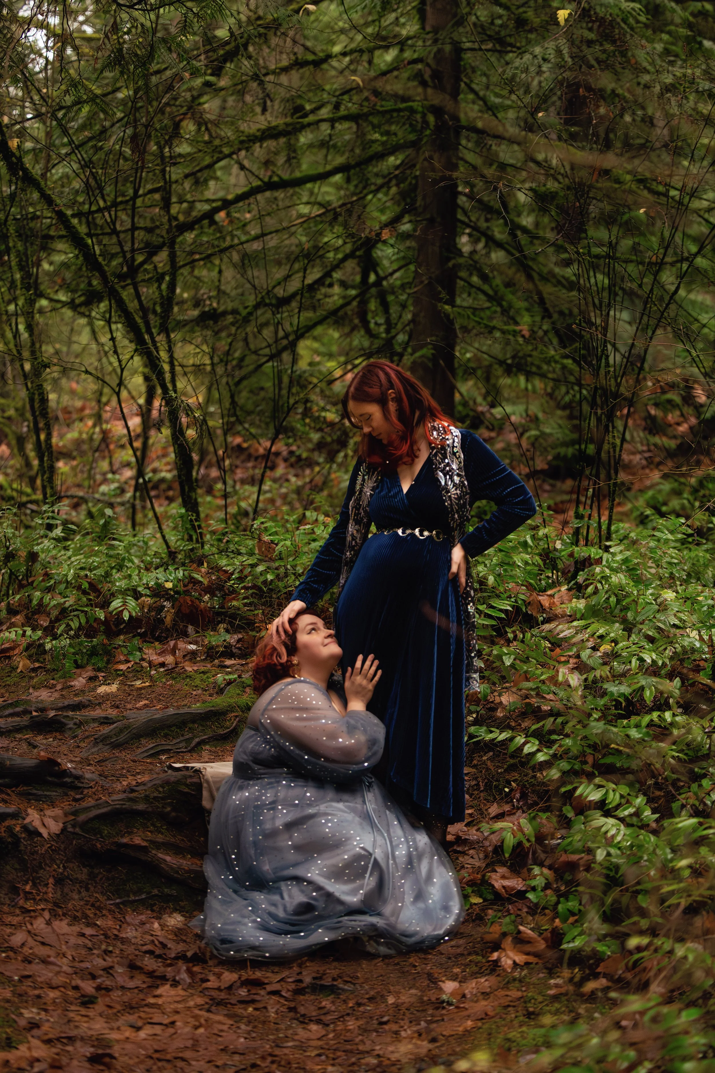 Laura-Brooks-Art-Plus-Size-Queer-Outdoor-Family-Portraits-Engagement-Bellingham.jpg