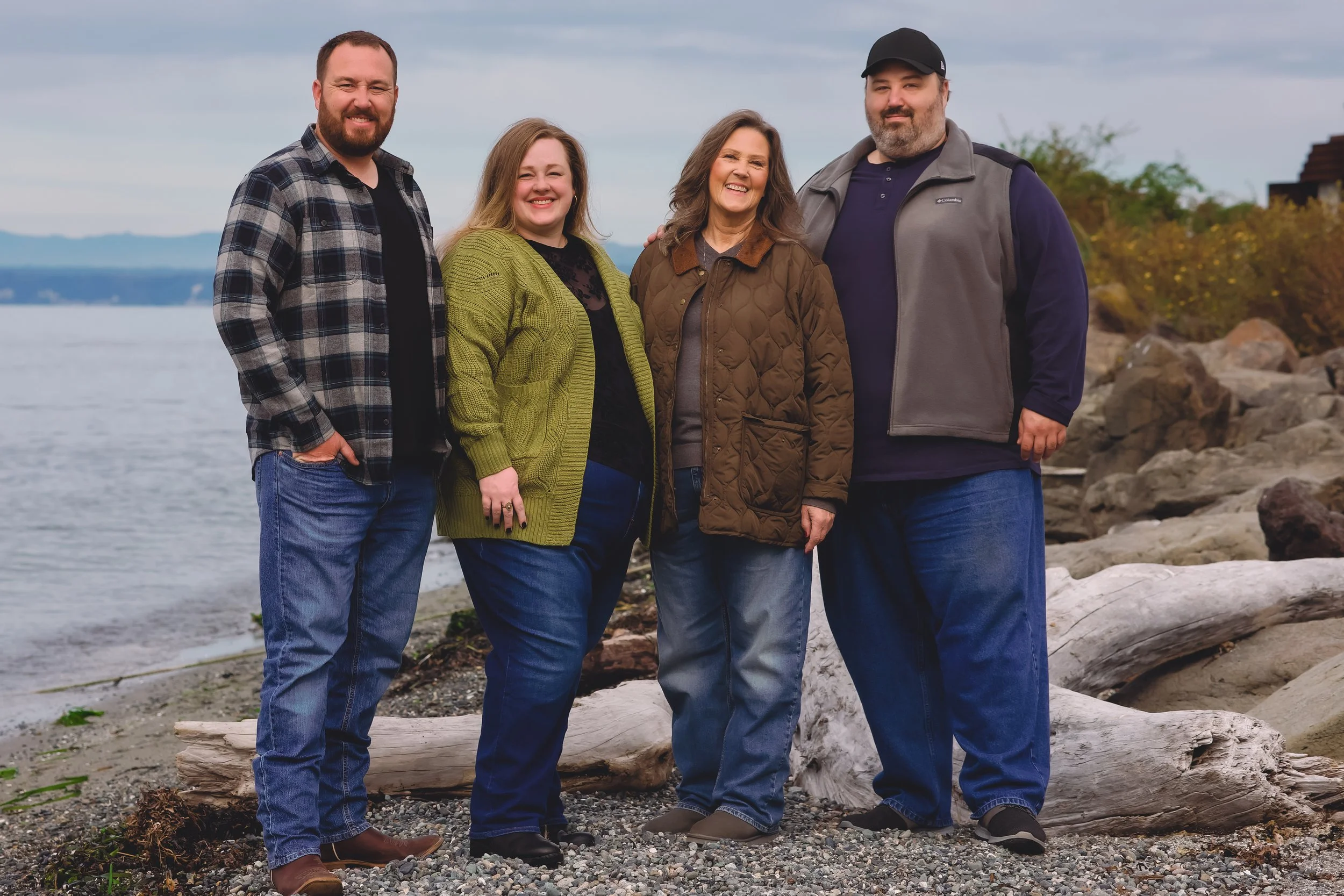 Laura-Brooks-Art-Outdoor-Family-Photography-Lynnwood.JPG