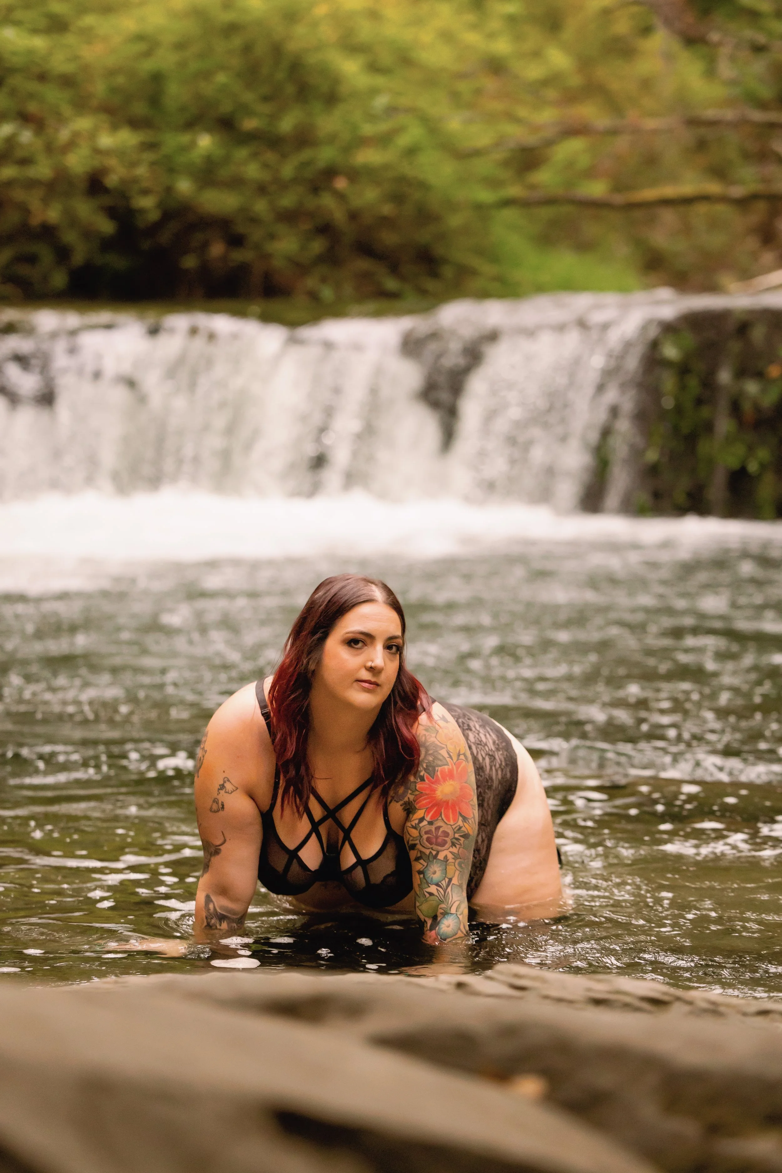 Laura-Brooks-Art-Plus-Size-Outdoor-Boudoir-Bellingham.jpg