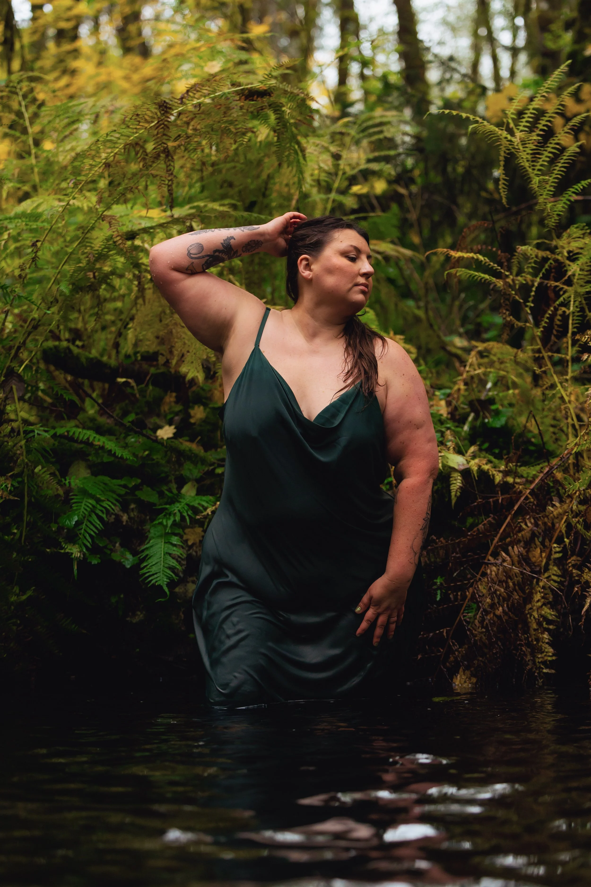 Laura-Brooks-Art-Plus-Size-Water-Outdoor-Boudoir-Bremerton.jpg