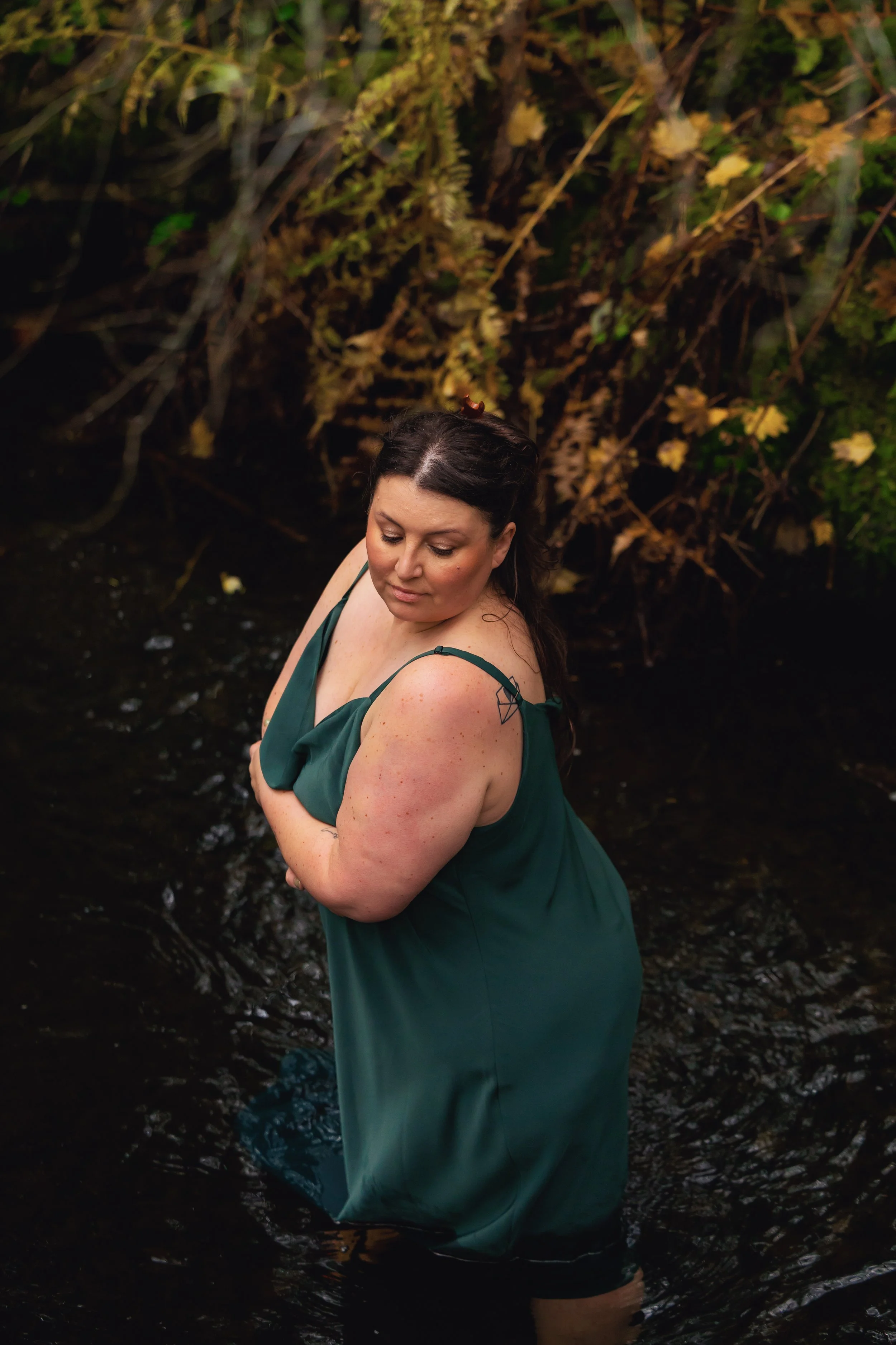 Laura-Brooks-Art-Plus-Size-Water-Outdoor-Boudoir-Bremerton.jpg