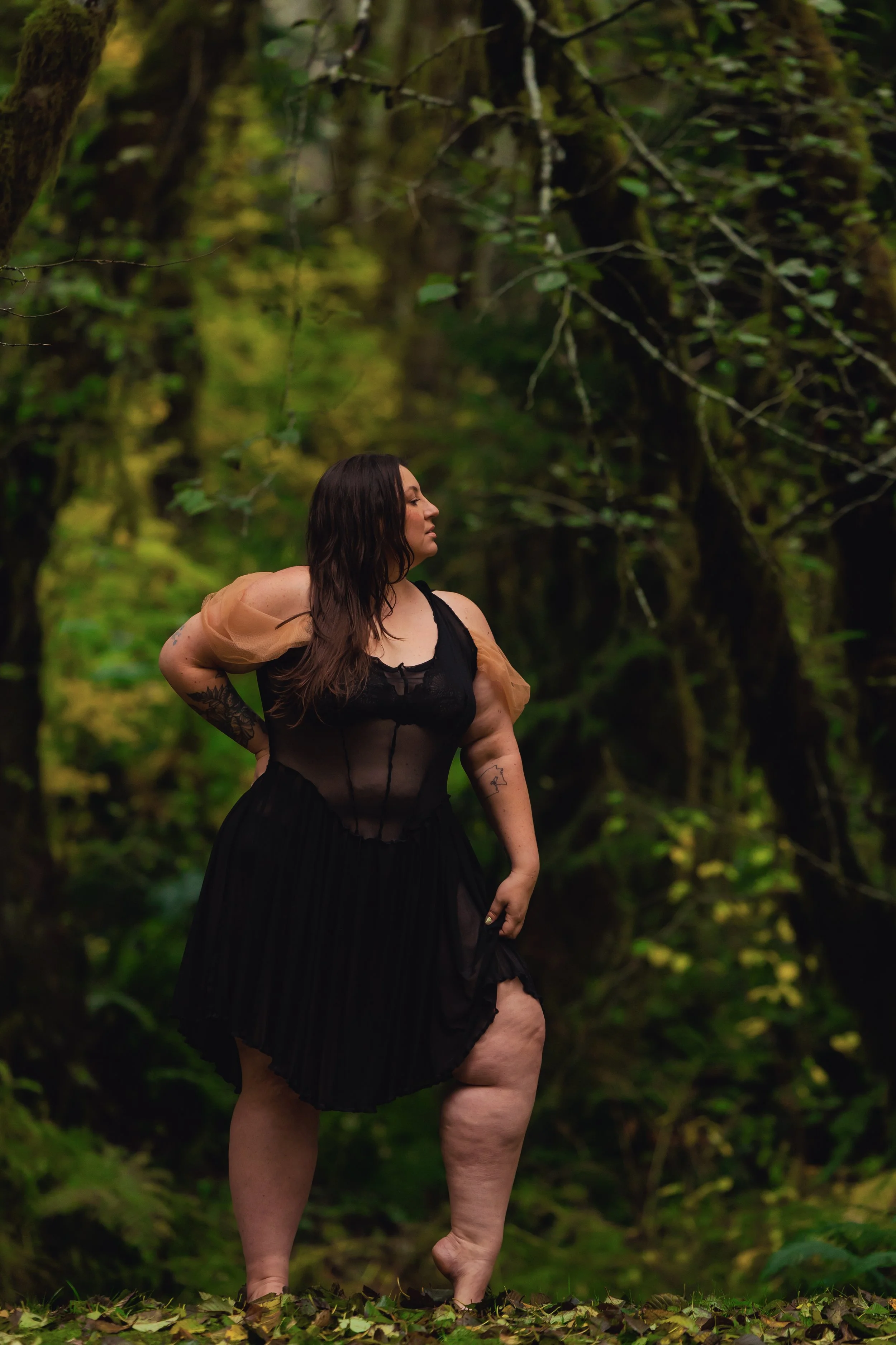 Laura-Brooks-Art-Plus-Size-Water-Outdoor-Boudoir-Bremerton.jpg