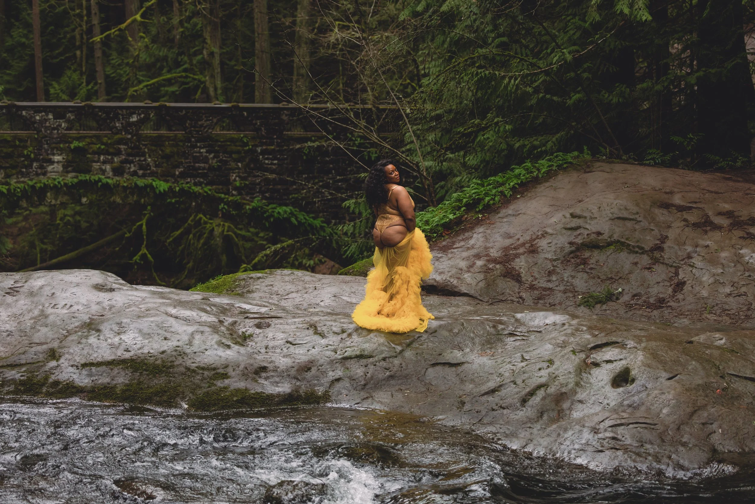 Laura-Brooks-Art-Water-Outdoor-Boudoir-Photography-Bellingham.jpg