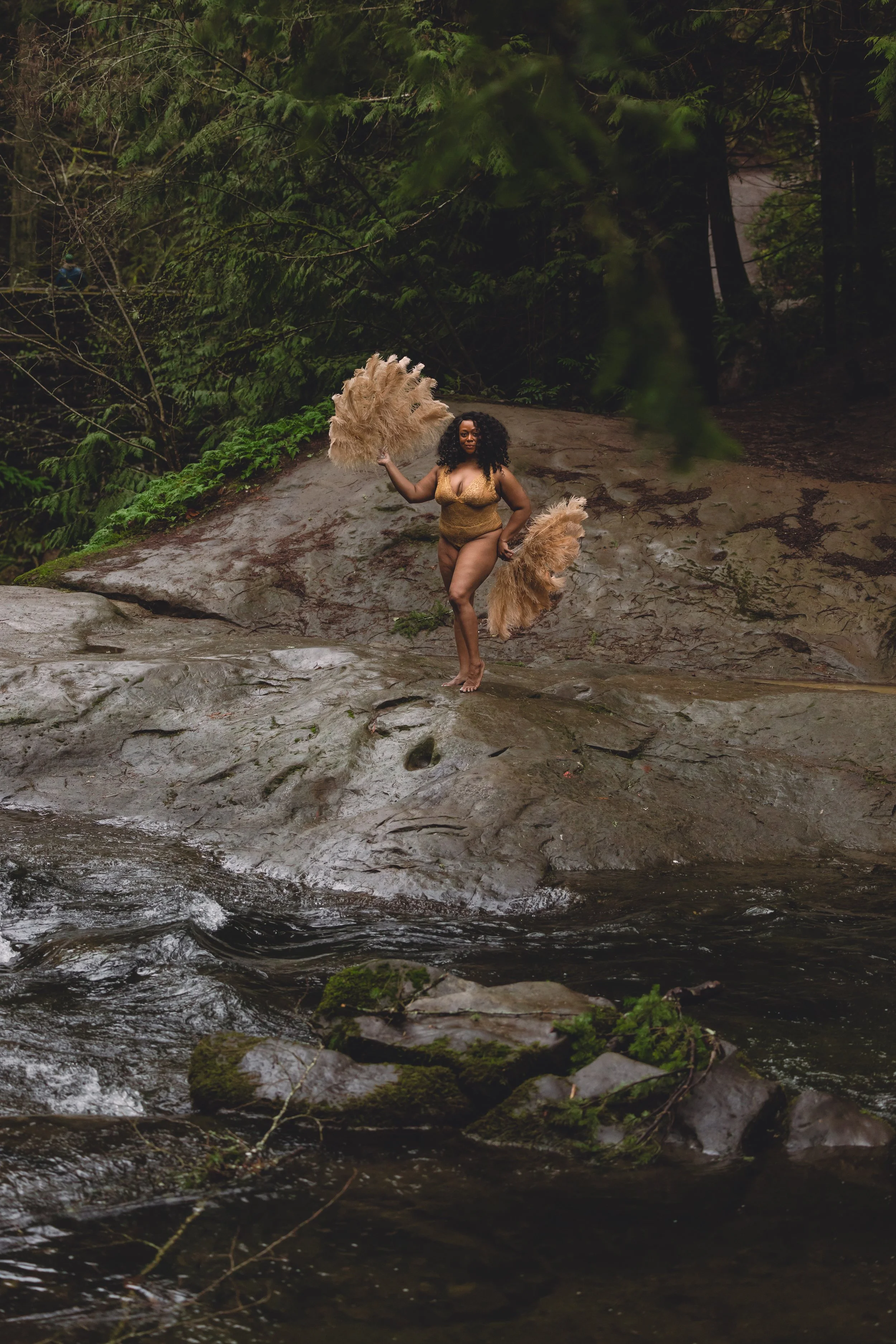 Laura-Brooks-Art-Water-Outdoor-Boudoir-Photography-Bellingham.jpg