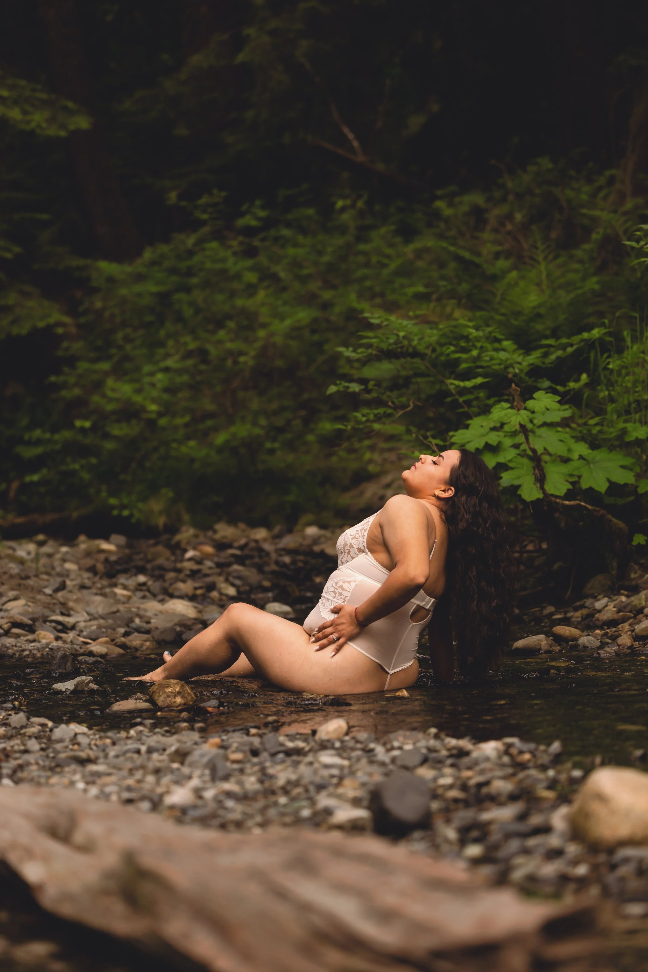 Laura-Brooks-Art-Outdoor-Water-Boudoir-Seattle.jpg