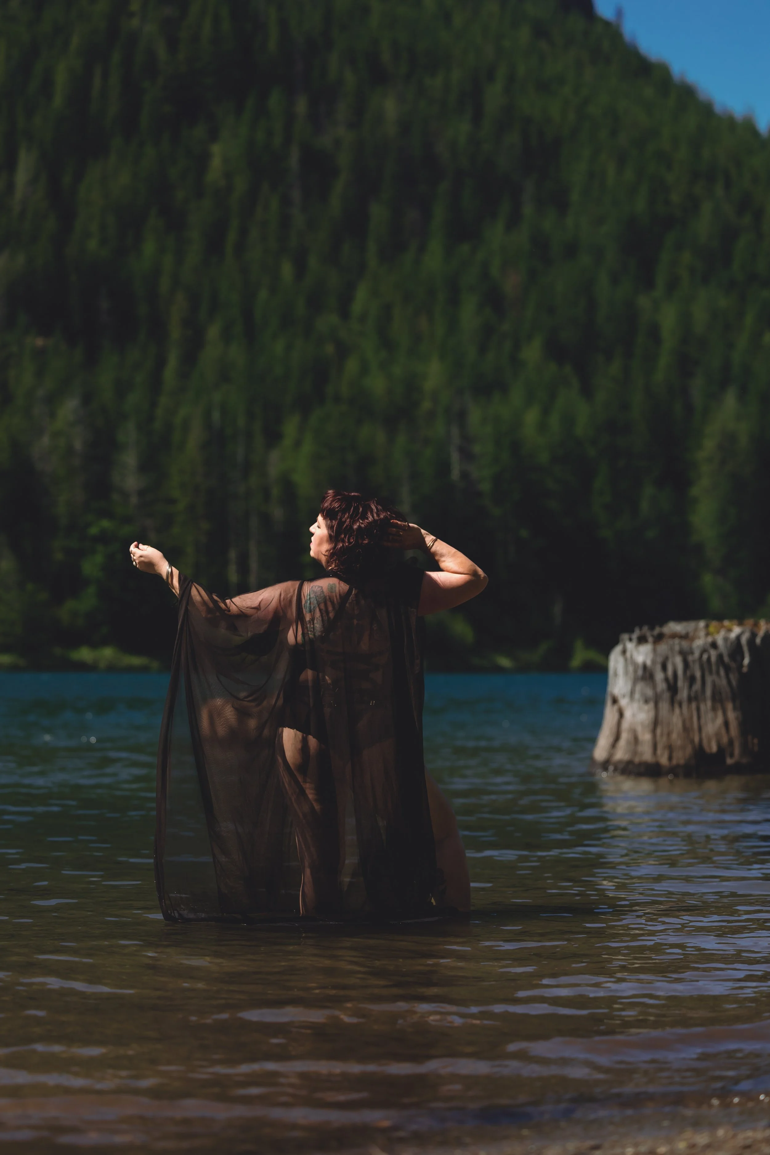 Laura-Brooks-Art-Outdoor-Water-Boudoir-Seattle.jpg