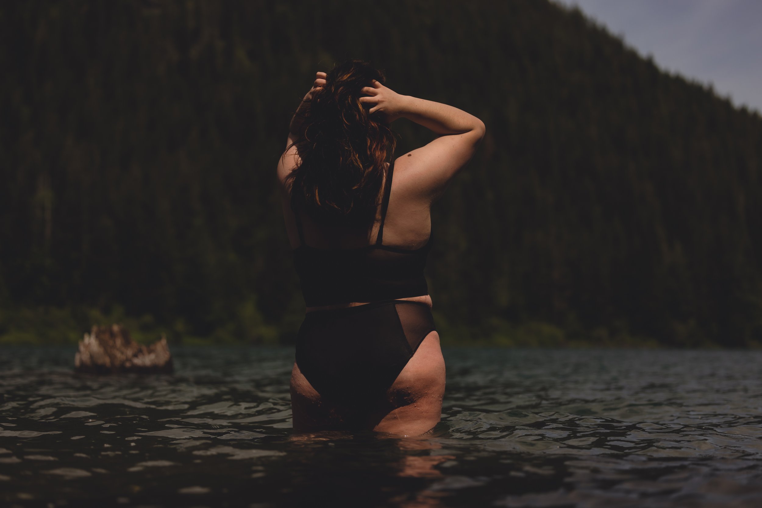 Laura-Brooks-Art-Water-Outdoor-Boudoir-Seattle.jpg