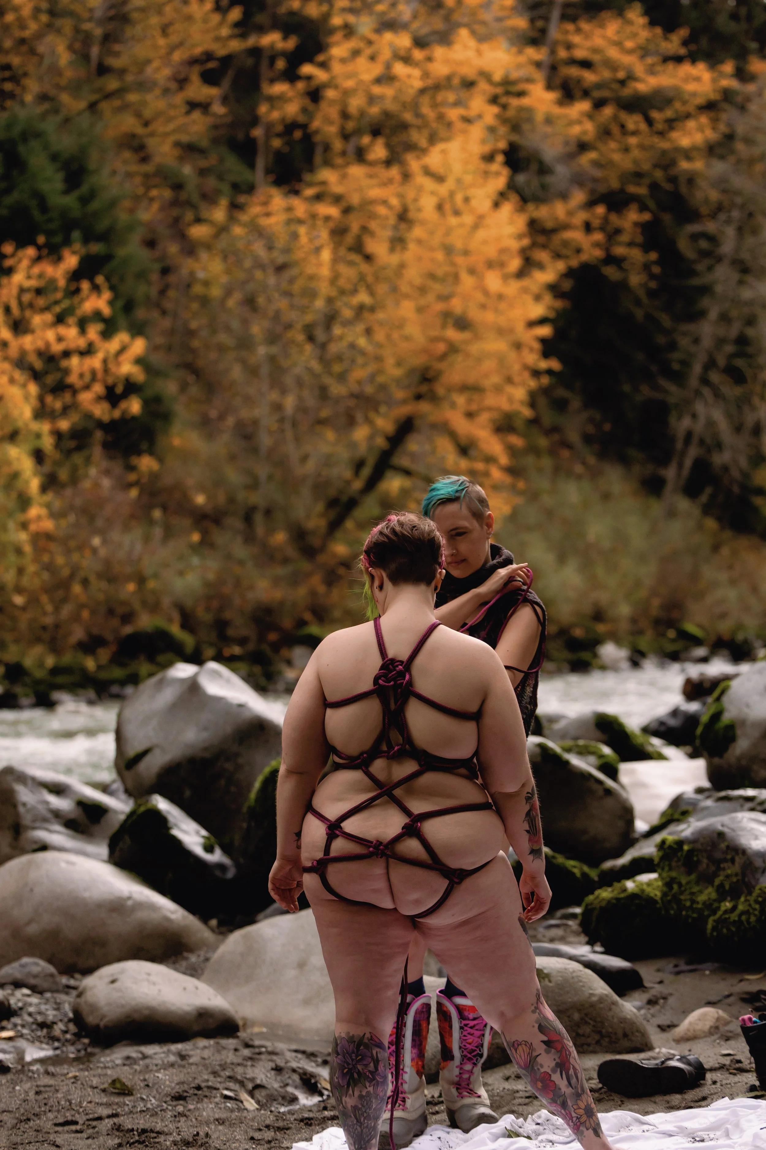 Laura-Brooks-Art-Plus-Size-Rope-Water-Outdoor-Boudoir-Granite-Falls.JPG