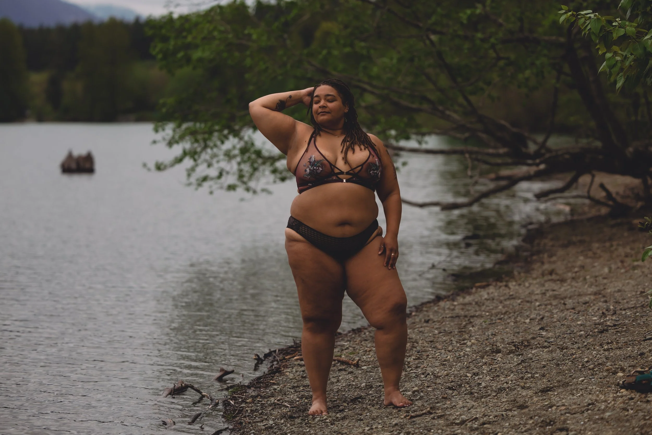 Laura-Brooks-Art-Water-Outdoor-Boudoir-Photography-Seattle.jpg