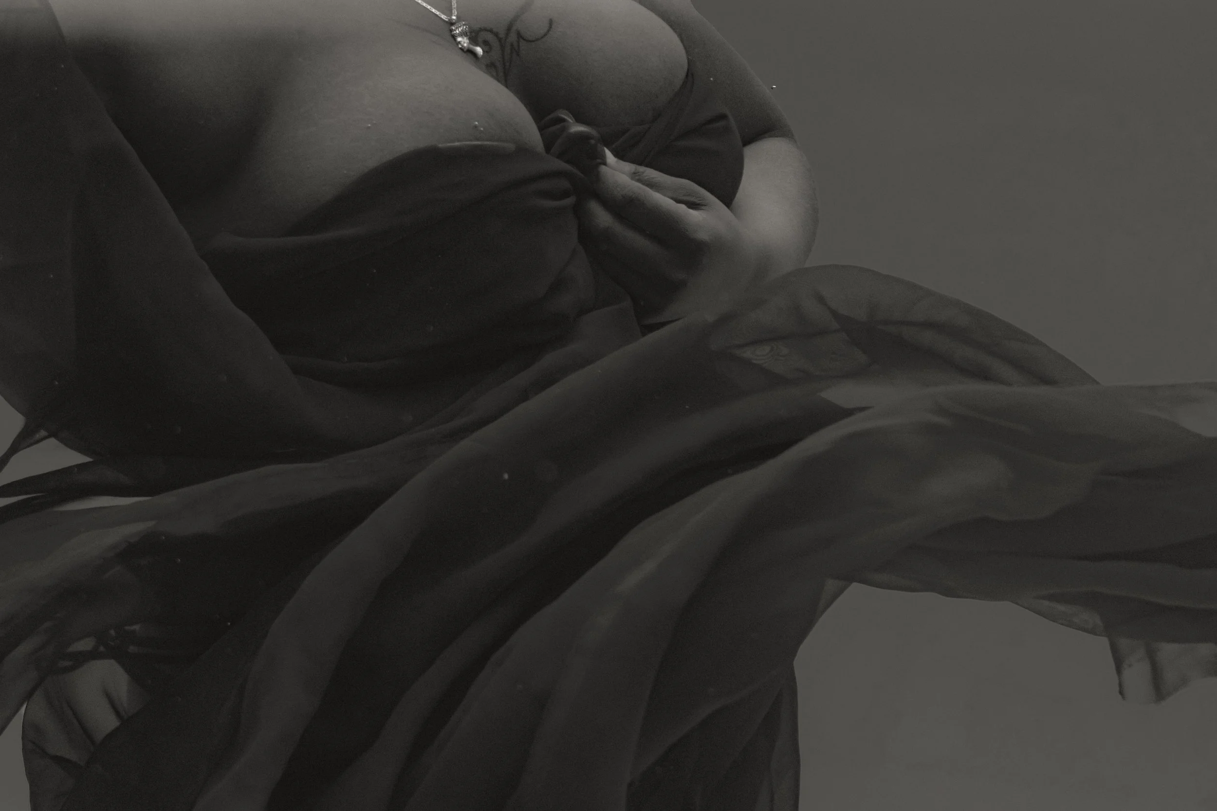 Laura-Brooks-Art-Underwater-Water-Boudoir-Seattle.jpg