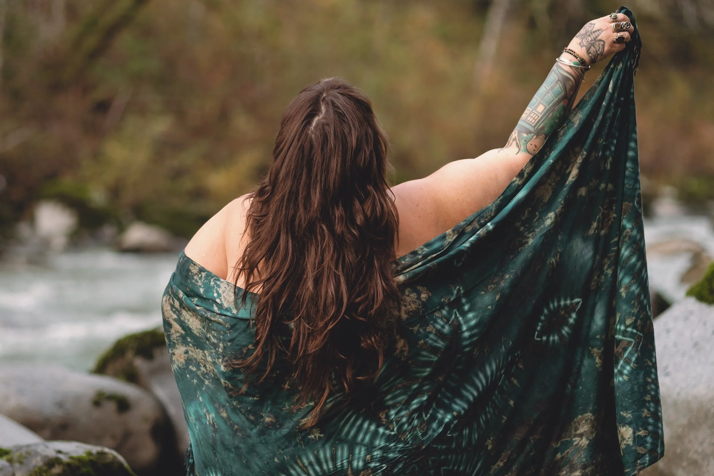 Laura-Brooks-Art-Water-Outdoor-Boudoir-Photography-Snohomish.JPG