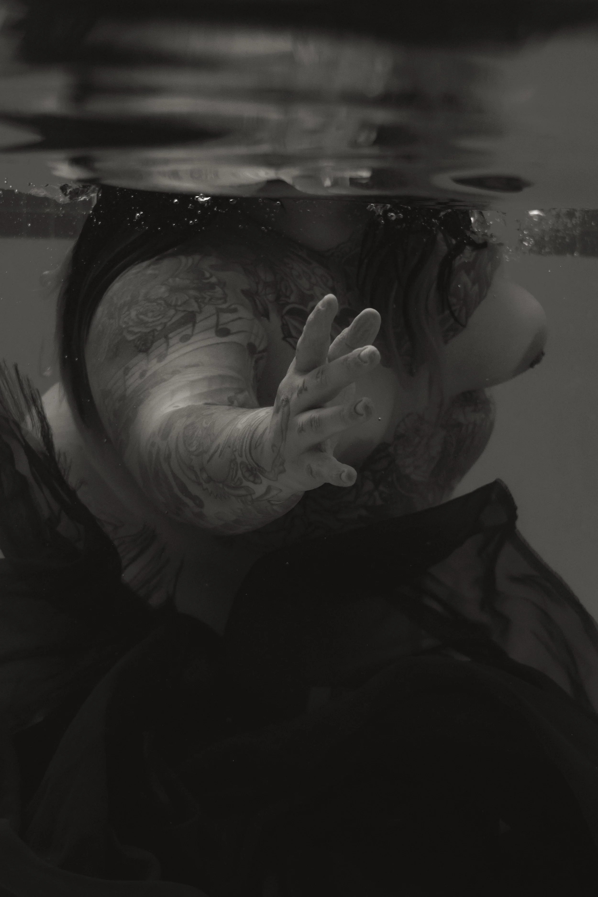 Laura-Brooks-Art-Underwater-Water-Boudoir-Seattle.jpg