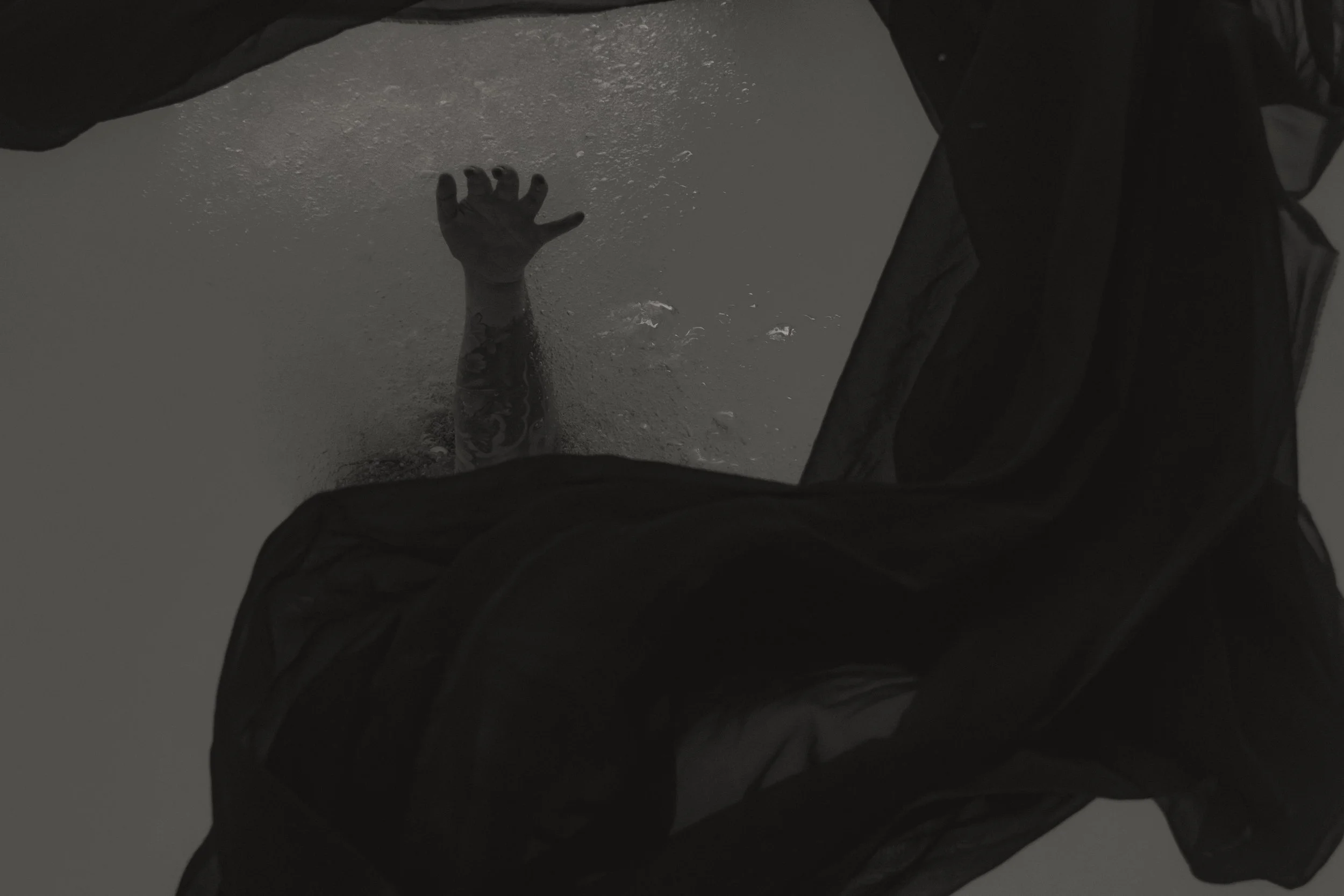 Laura-Brooks-Art-Underwater-Water-Boudoir-Seattle.jpg