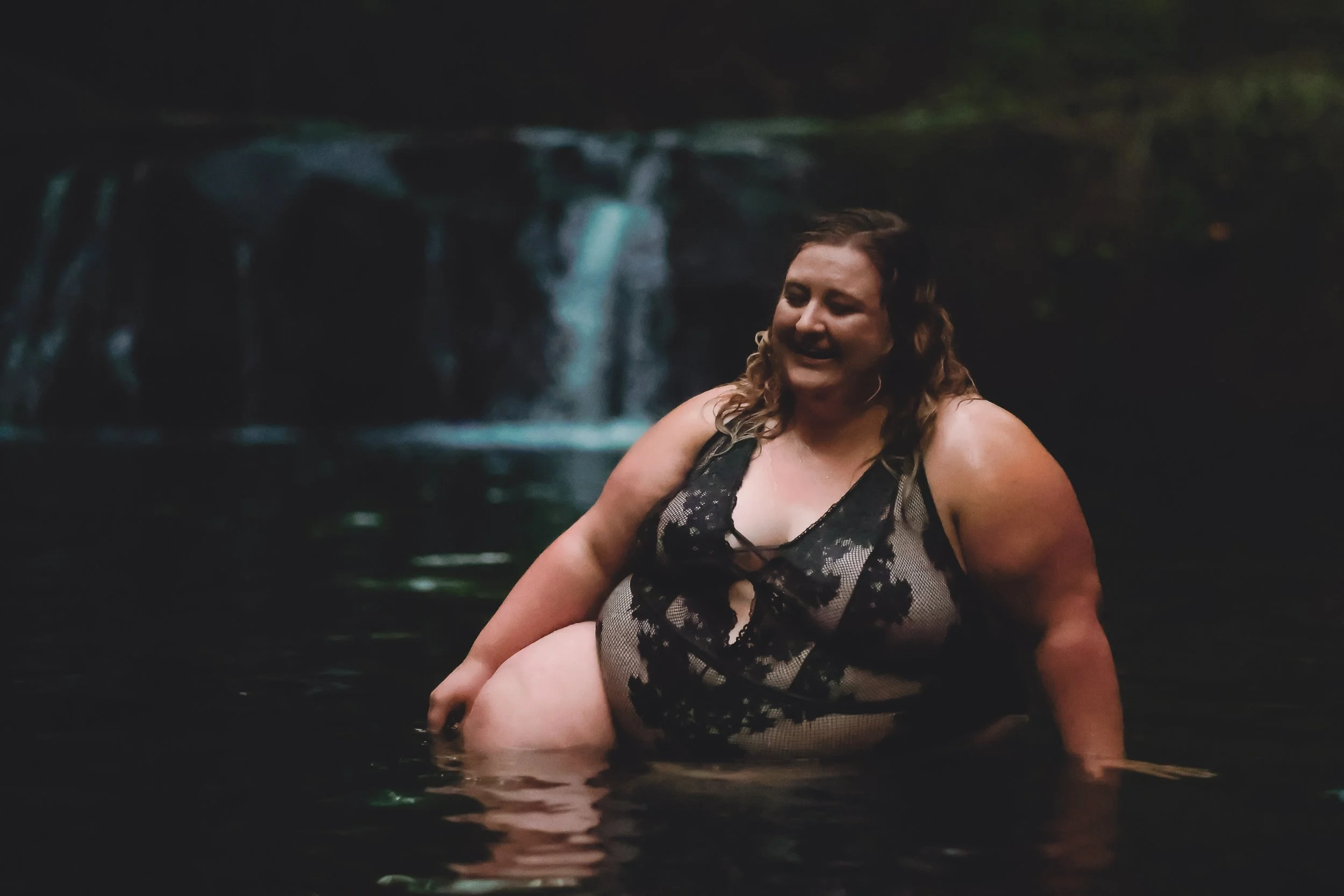 Laura-Brooks-Art-Water-Outdoor-Boudoir-Photography-Bellingham.JPG