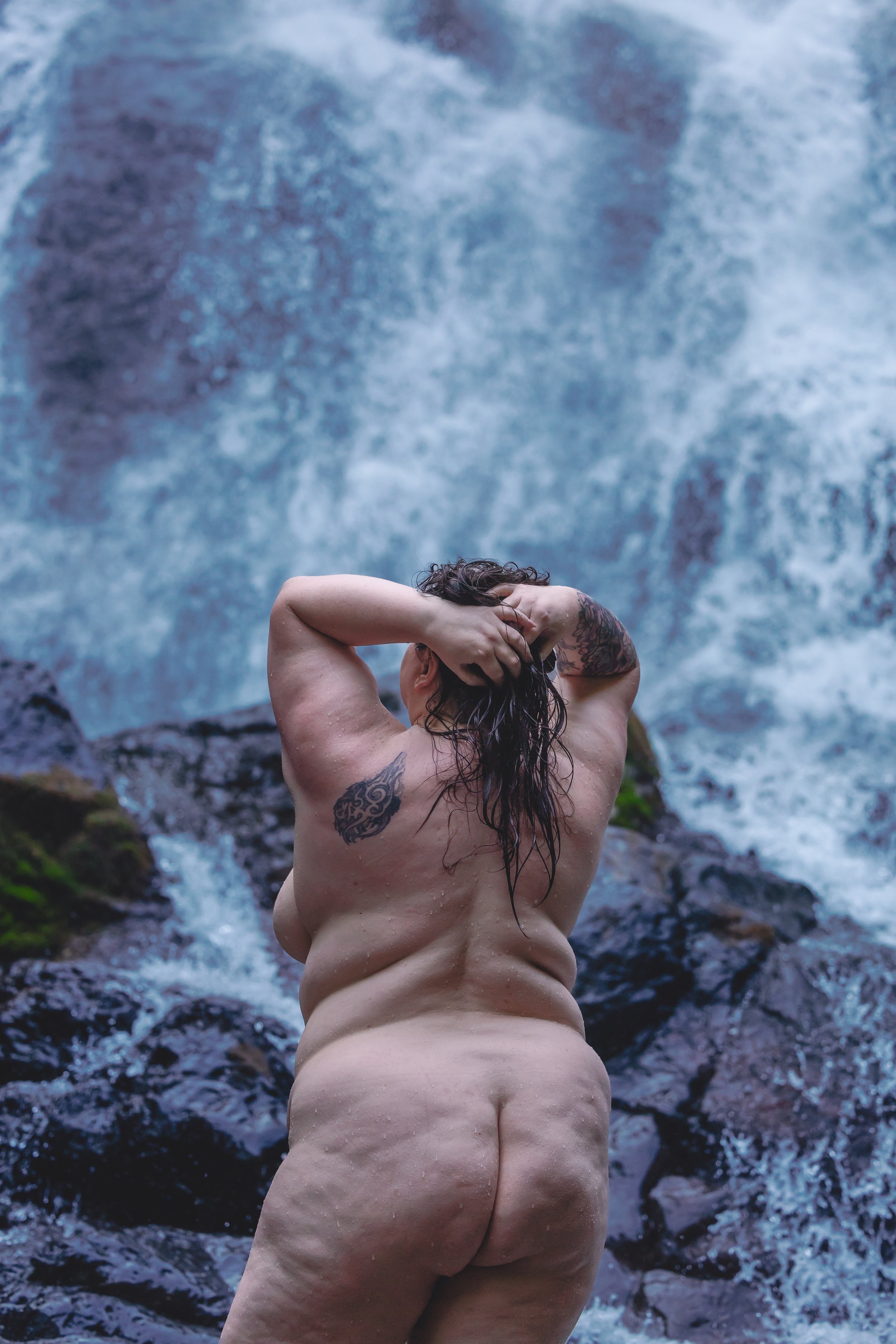 Laura-Brooks-Art-Outdoor-Waterfall-Boudoir-Seattle.jpg