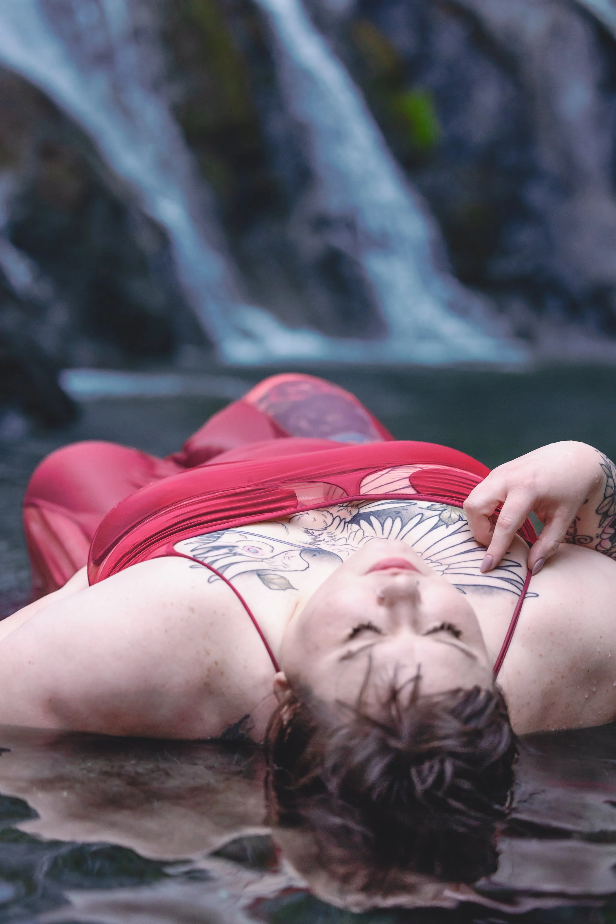 Laura-Brooks-Art-Outdoor-Waterfall-Boudoir-Seattle.jpg