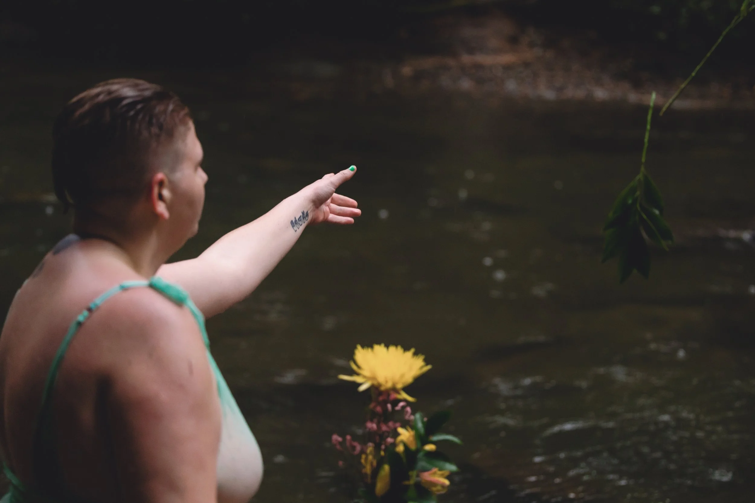 Laura-Brooks-Art-Flowers-Outdoor-Boudoir-Photography-Seattle.JPG