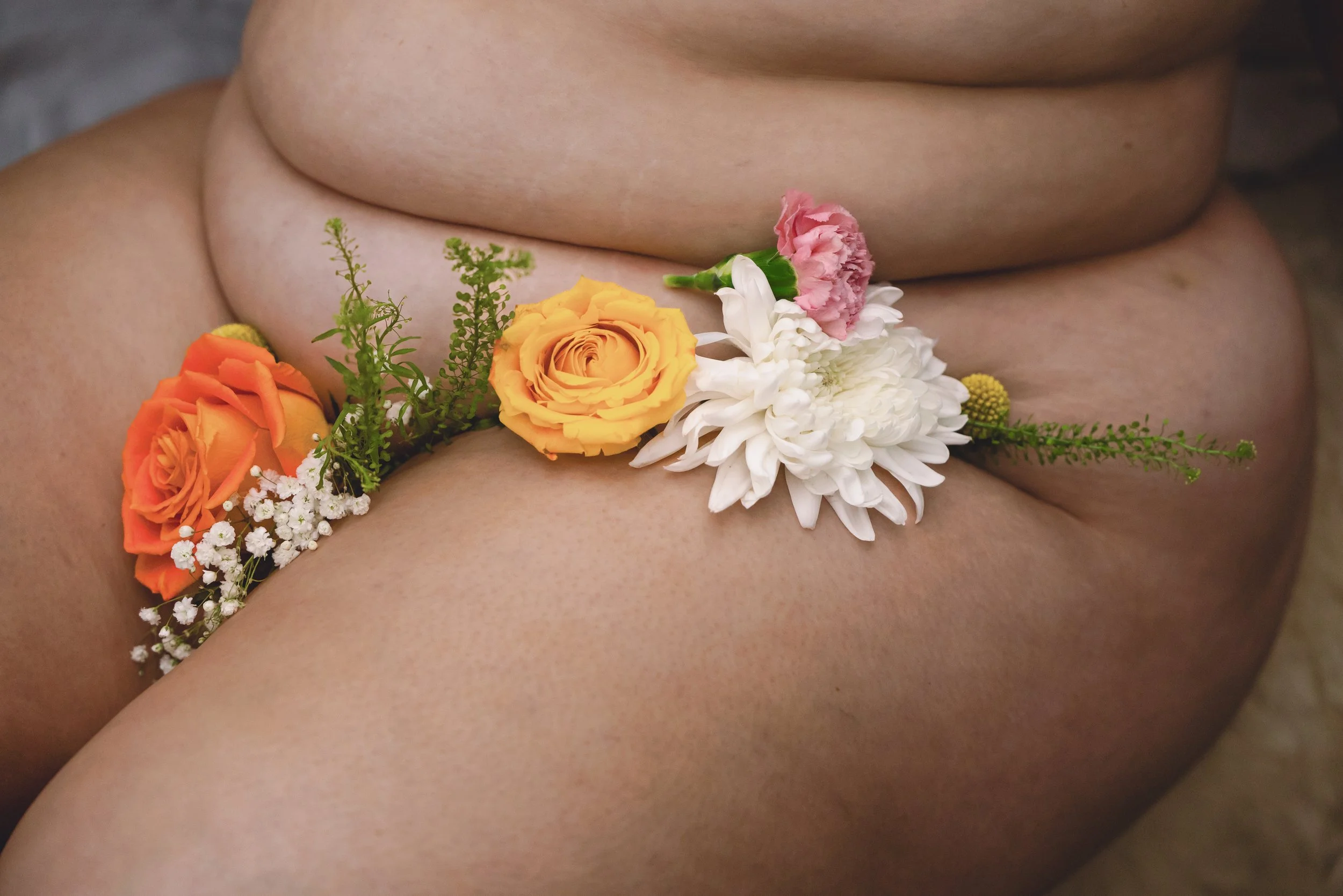 Laura-Brooks-Art-Flowers-Outdoor-Boudoir-Photography-Seattle.JPG