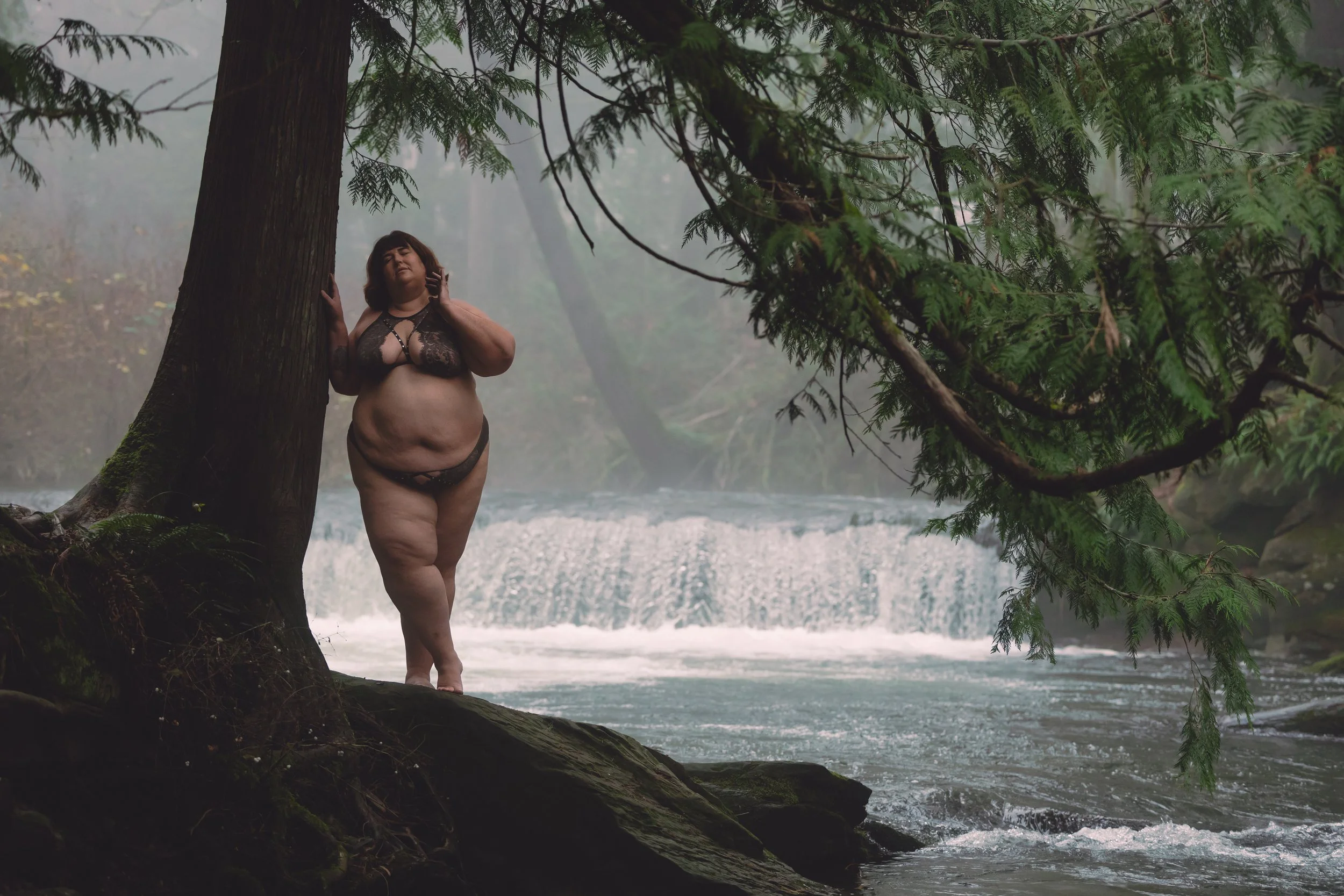 Laura-Brooks-Art-Water-Outdoor-Boudoir-Photography-Bellingham.JPG
