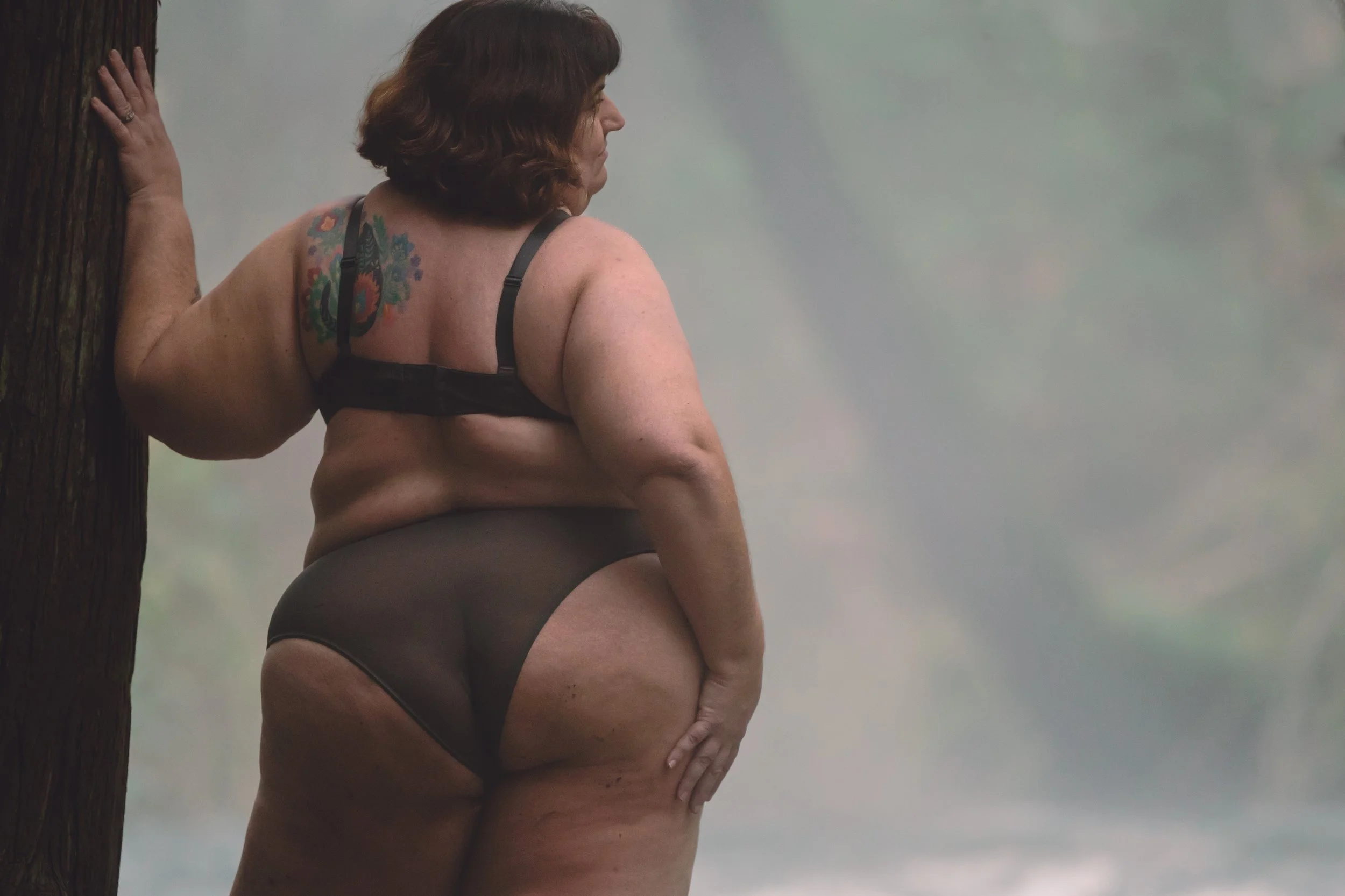 Laura-Brooks-Art-Water-Outdoor-Boudoir-Photography-Bellingham.JPG