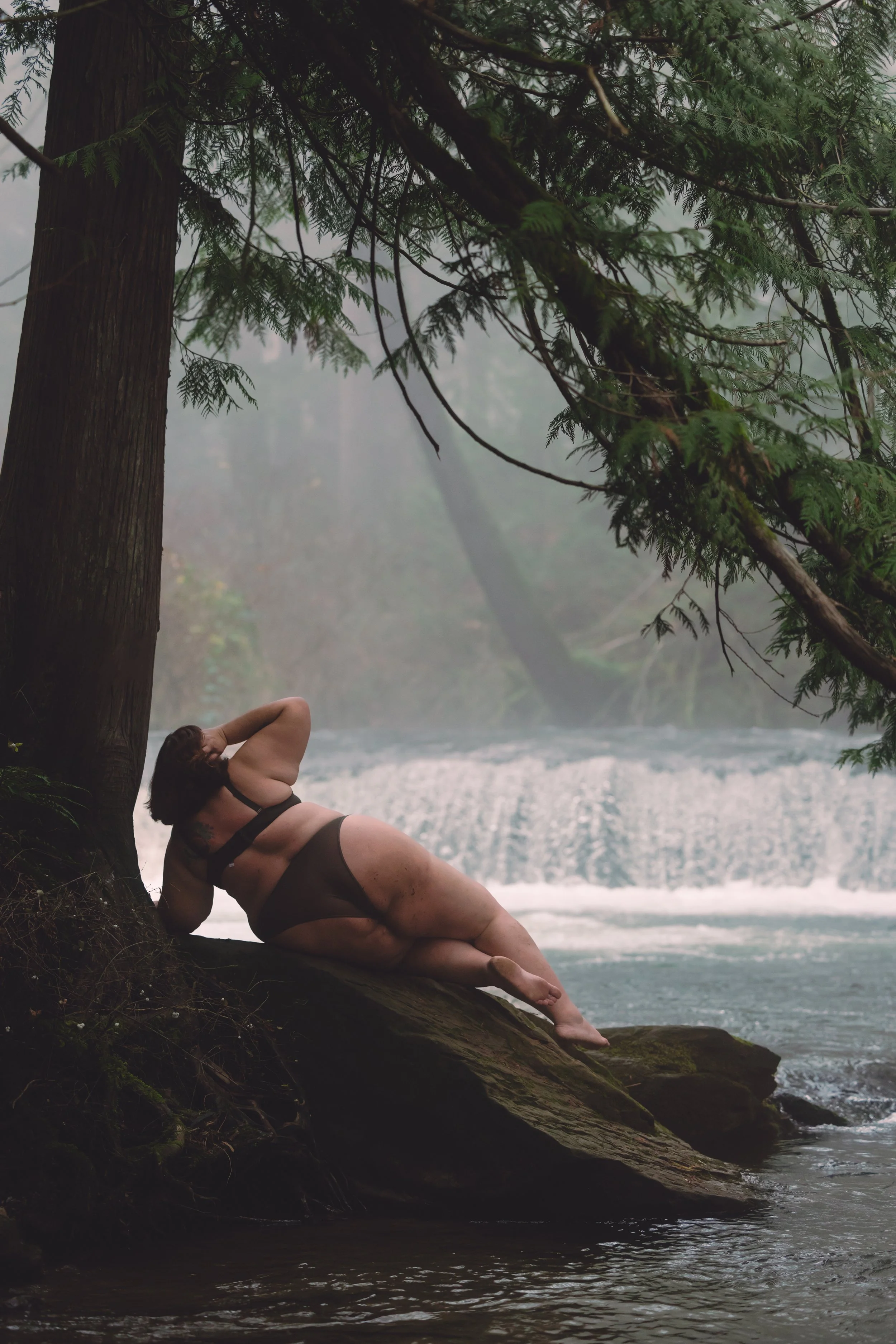 Laura-Brooks-Art-Water-Outdoor-Boudoir-Photography-Bellingham.JPG