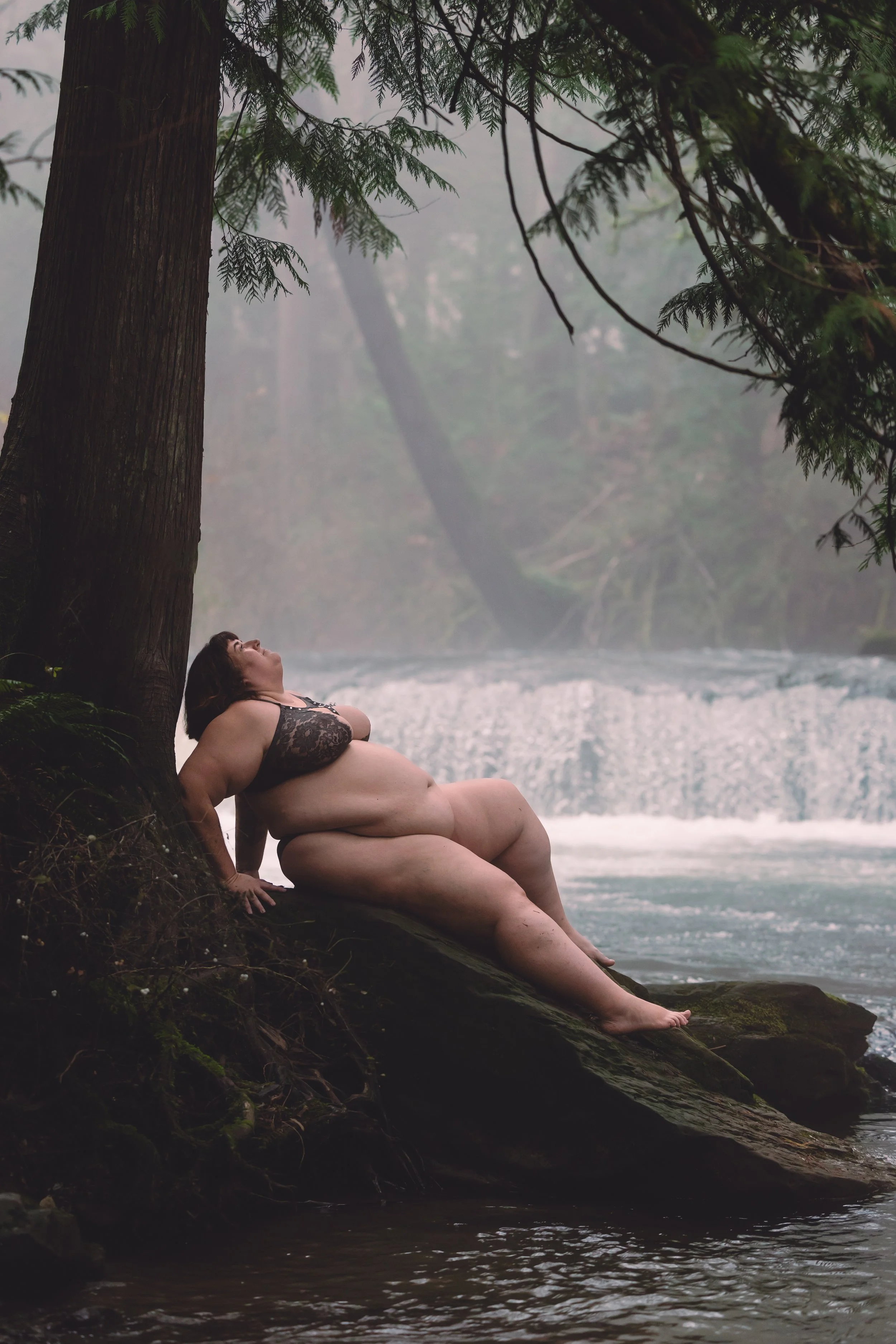 Laura-Brooks-Art-Water-Outdoor-Boudoir-Photography-Bellingham.JPG