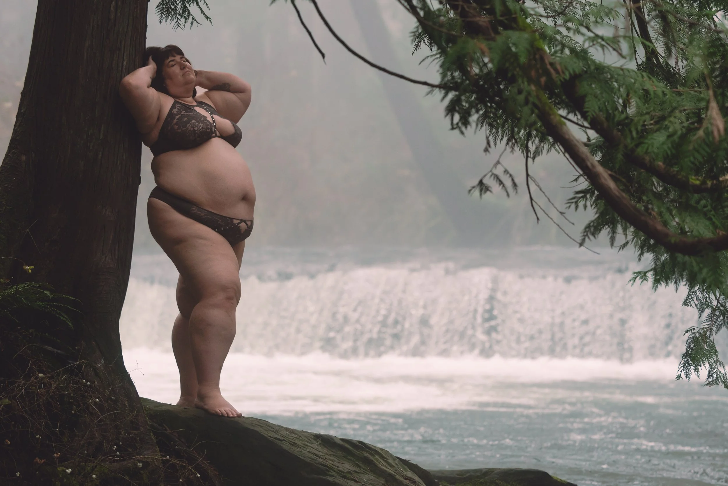 Laura-Brooks-Art-Water-Outdoor-Boudoir-Photography-Bellingham.JPG