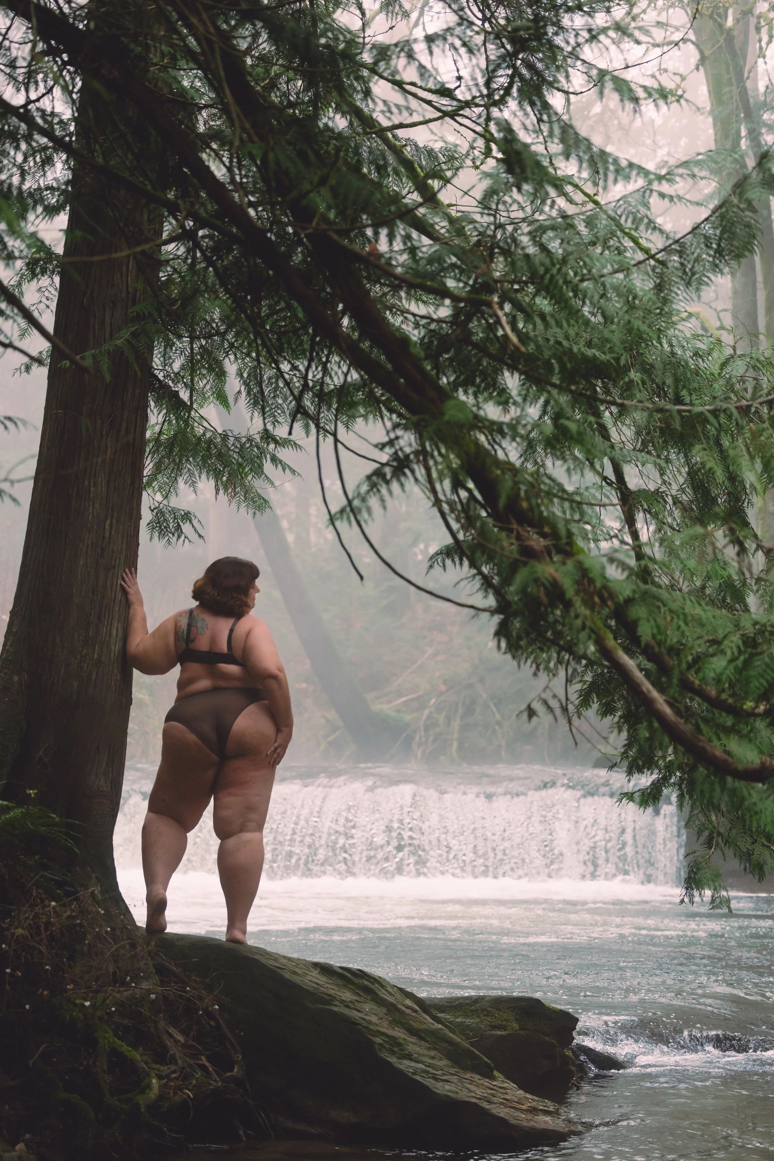 Laura-Brooks-Art-Water-Outdoor-Boudoir-Photography-Bellingham.JPG