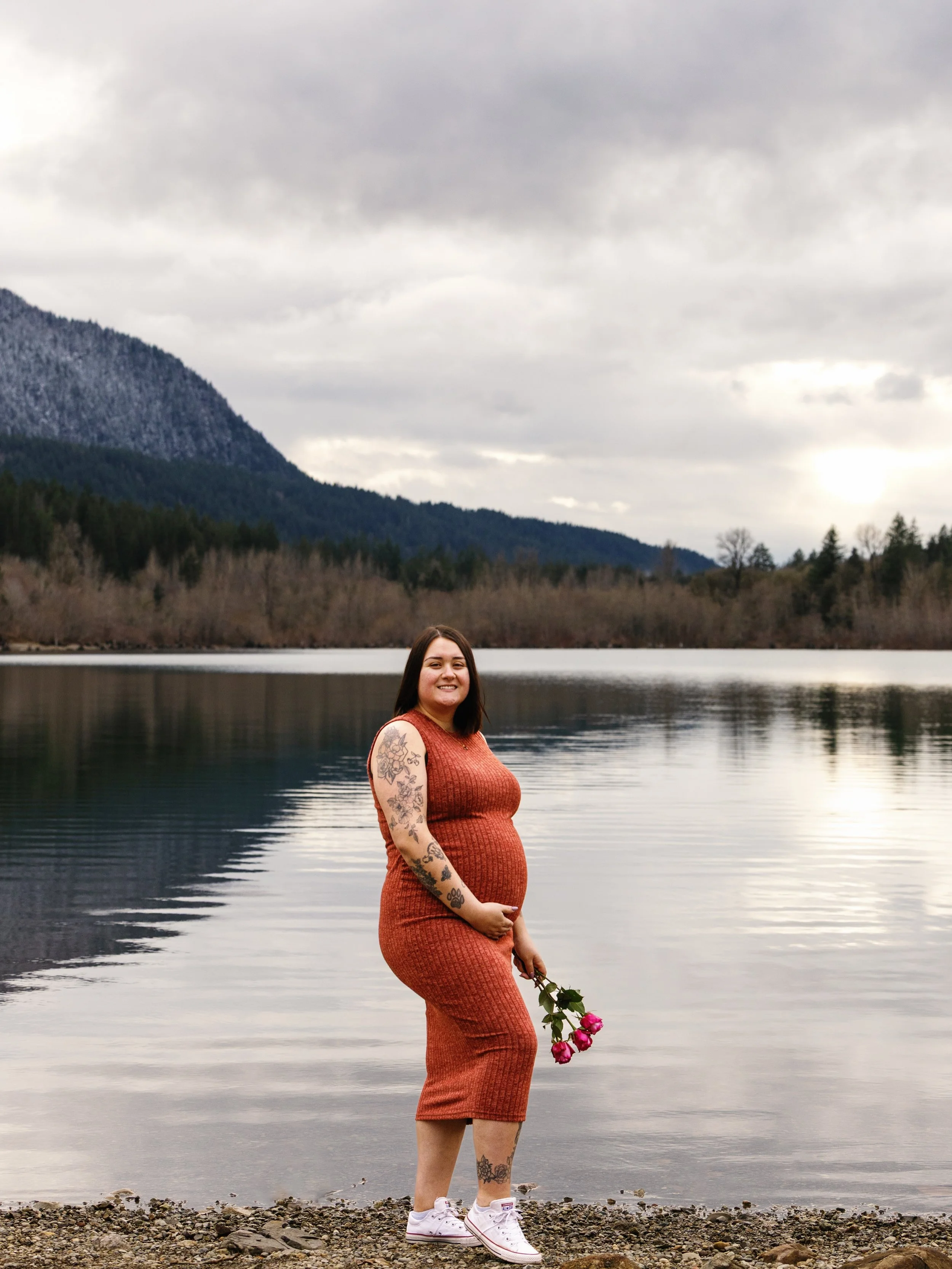 Unfortunately the cooler months means delightful lighting for photography

I love summer so so much but I&rsquo;m not mad about focusing more on cozy vibes
.
.
.
.
.
Hi I&rsquo;m Laura (she&amp;they)! I&rsquo;m a Seattle-based portrait photographer. 